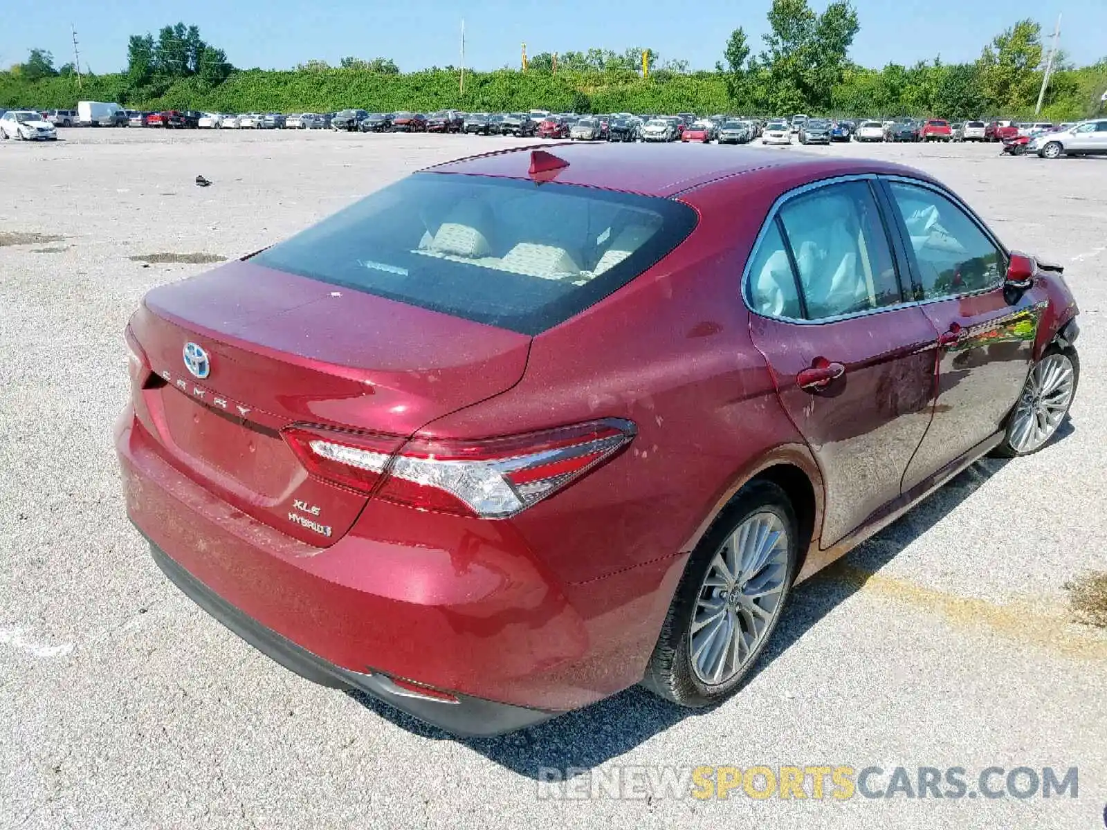 4 Photograph of a damaged car 4T1B21HK6KU515316 TOYOTA CAMRY 2019