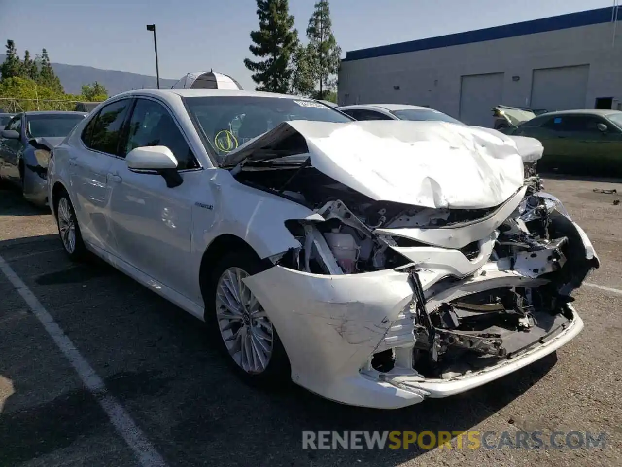 1 Photograph of a damaged car 4T1B21HK6KU515624 TOYOTA CAMRY 2019