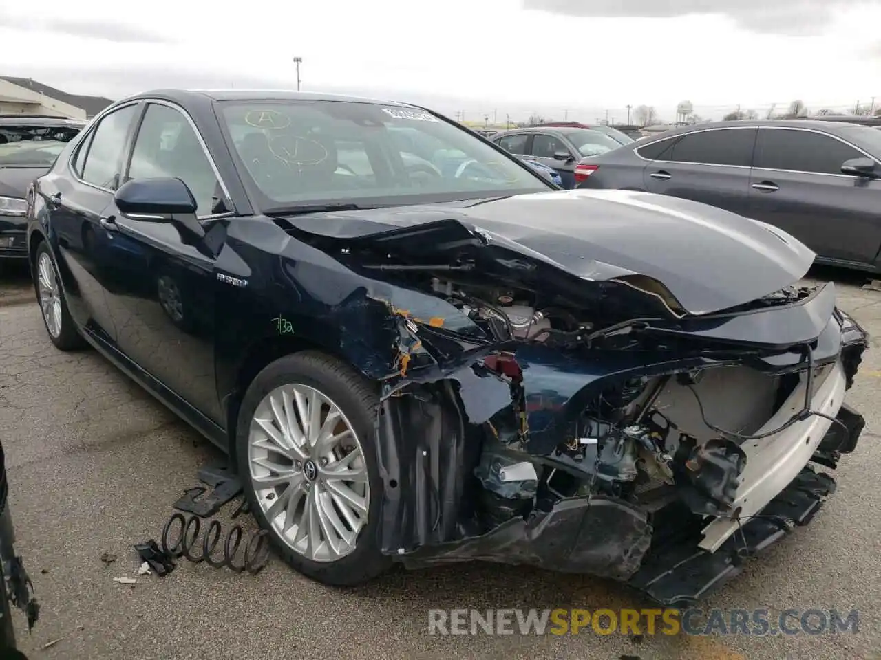 1 Photograph of a damaged car 4T1B21HK6KU516269 TOYOTA CAMRY 2019