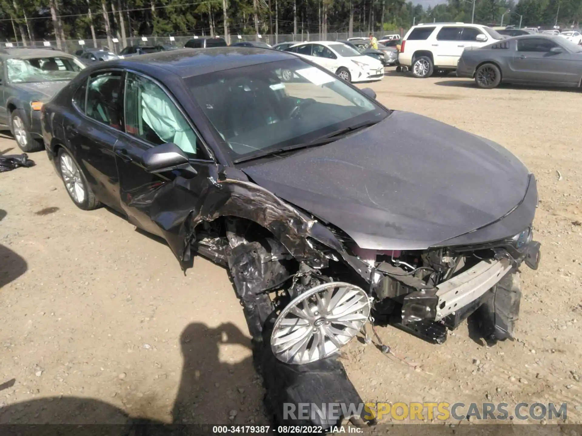 1 Photograph of a damaged car 4T1B21HK6KU516305 TOYOTA CAMRY 2019