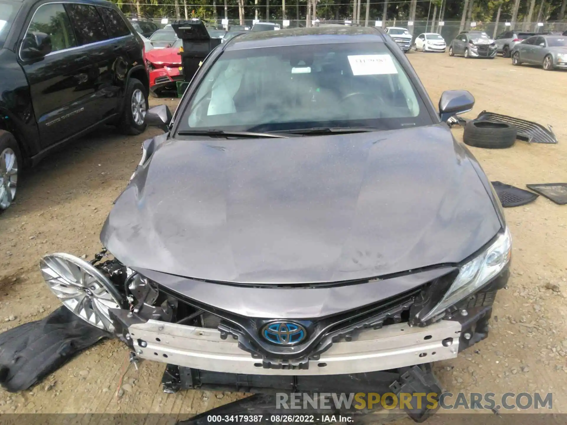 6 Photograph of a damaged car 4T1B21HK6KU516305 TOYOTA CAMRY 2019