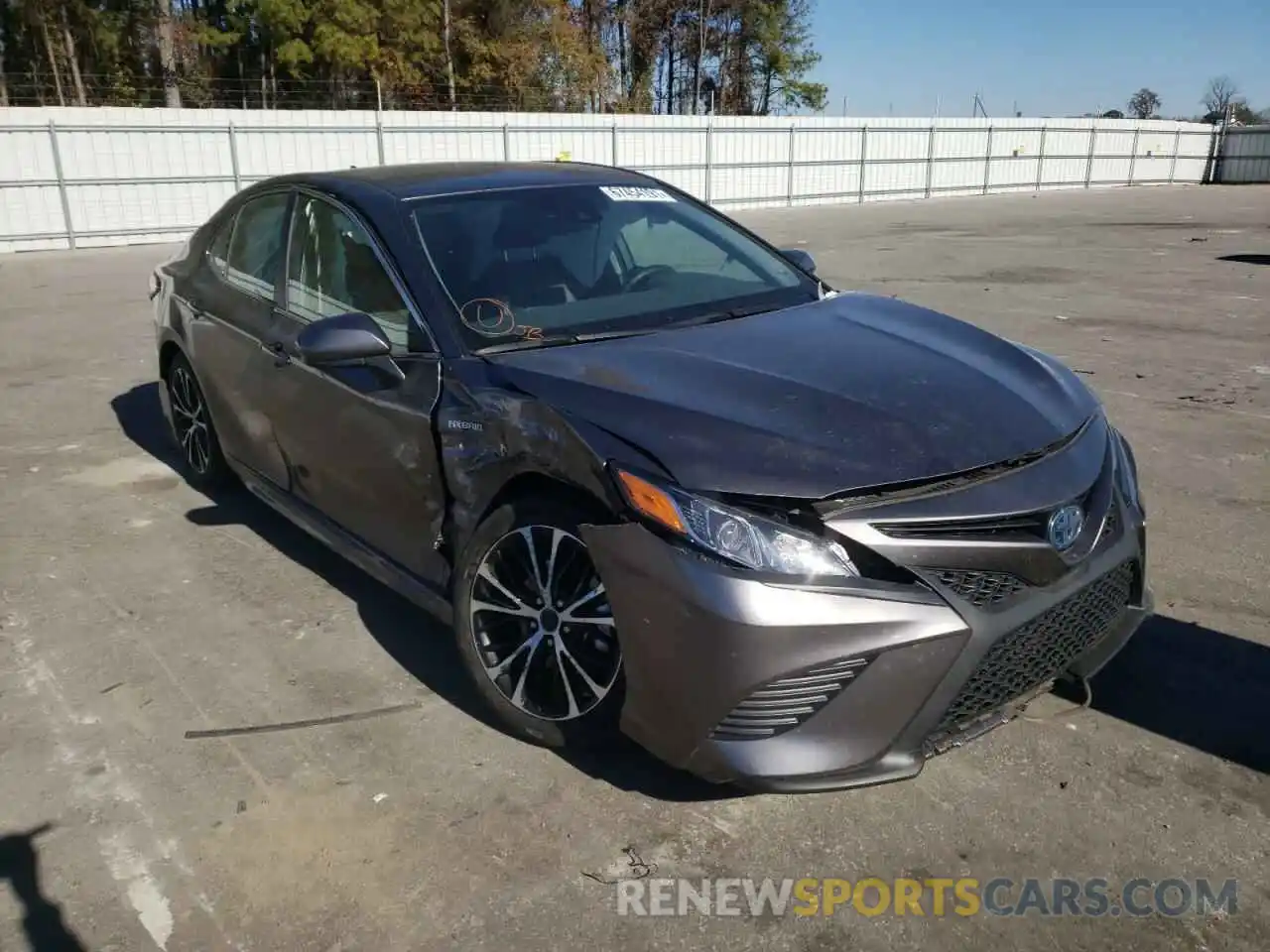 1 Photograph of a damaged car 4T1B21HK6KU517132 TOYOTA CAMRY 2019