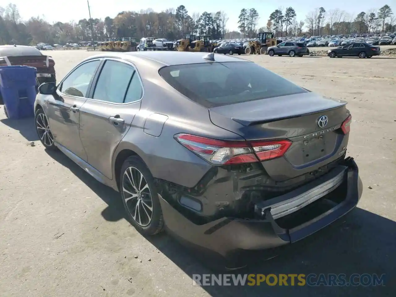 3 Photograph of a damaged car 4T1B21HK6KU517132 TOYOTA CAMRY 2019