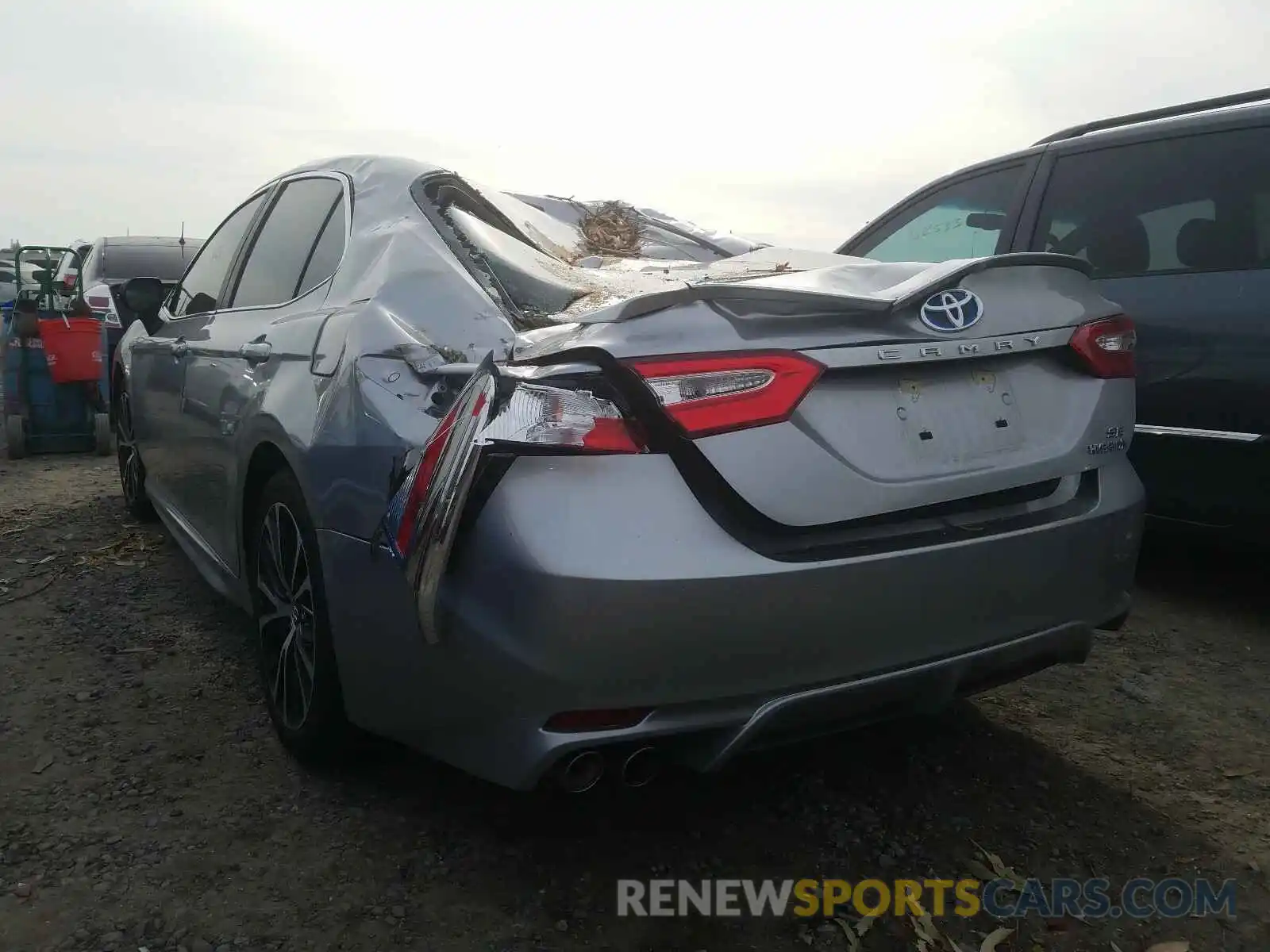 3 Photograph of a damaged car 4T1B21HK6KU517616 TOYOTA CAMRY 2019