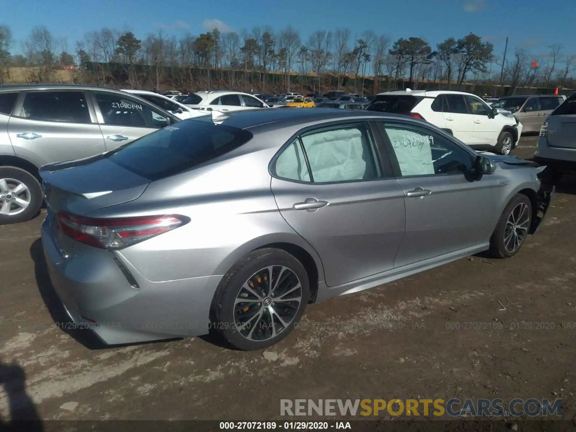 4 Photograph of a damaged car 4T1B21HK6KU518054 TOYOTA CAMRY 2019