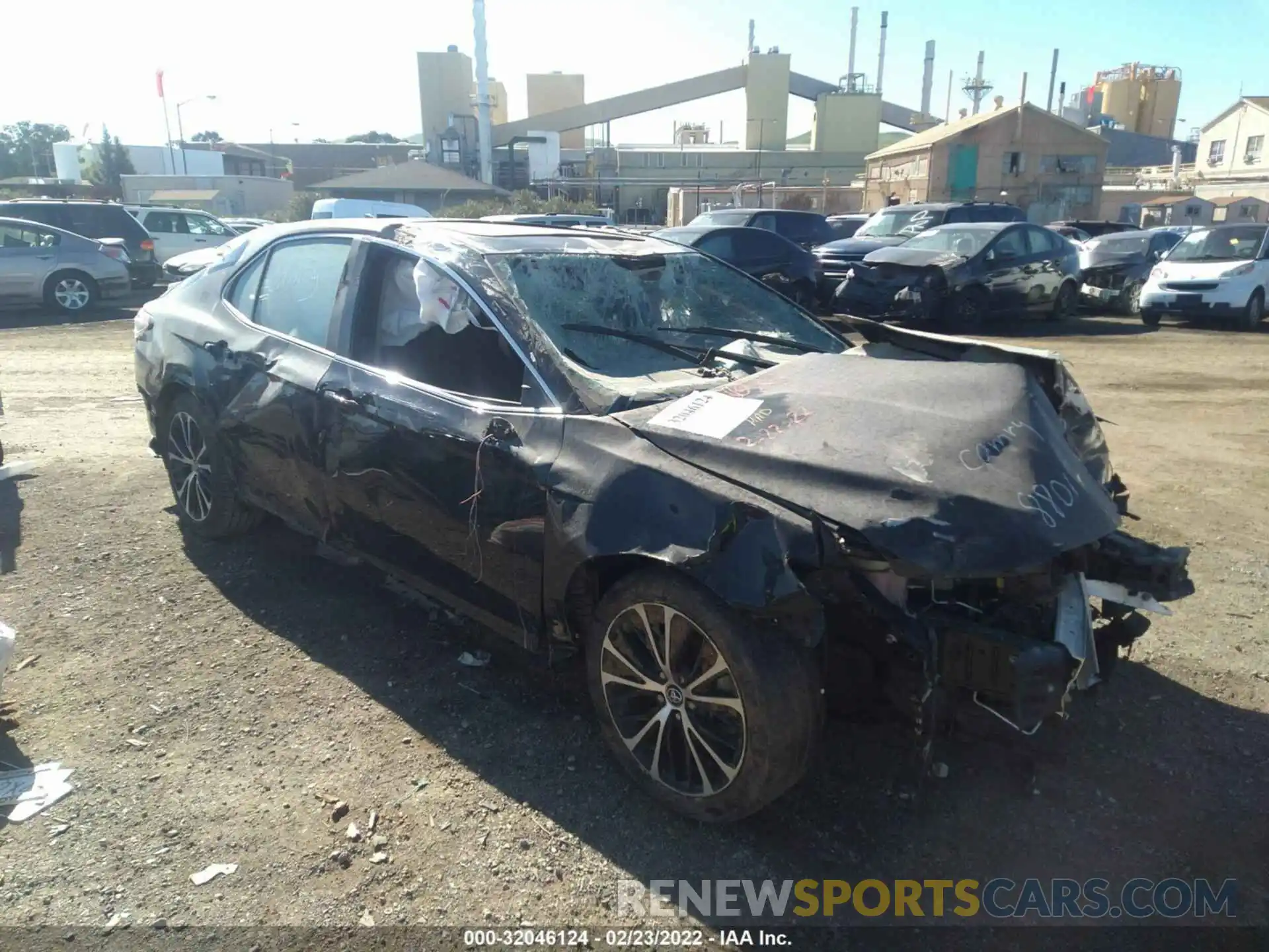 1 Photograph of a damaged car 4T1B21HK6KU518801 TOYOTA CAMRY 2019