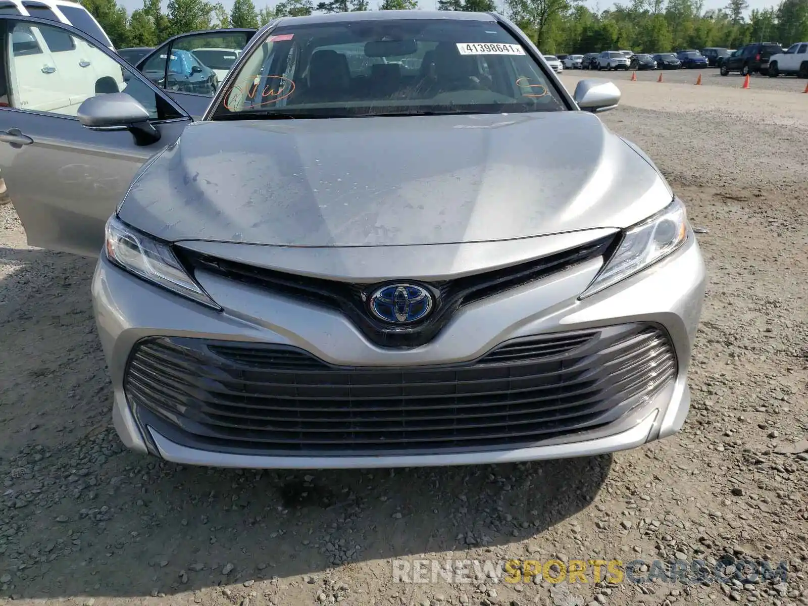 9 Photograph of a damaged car 4T1B21HK6KU519155 TOYOTA CAMRY 2019