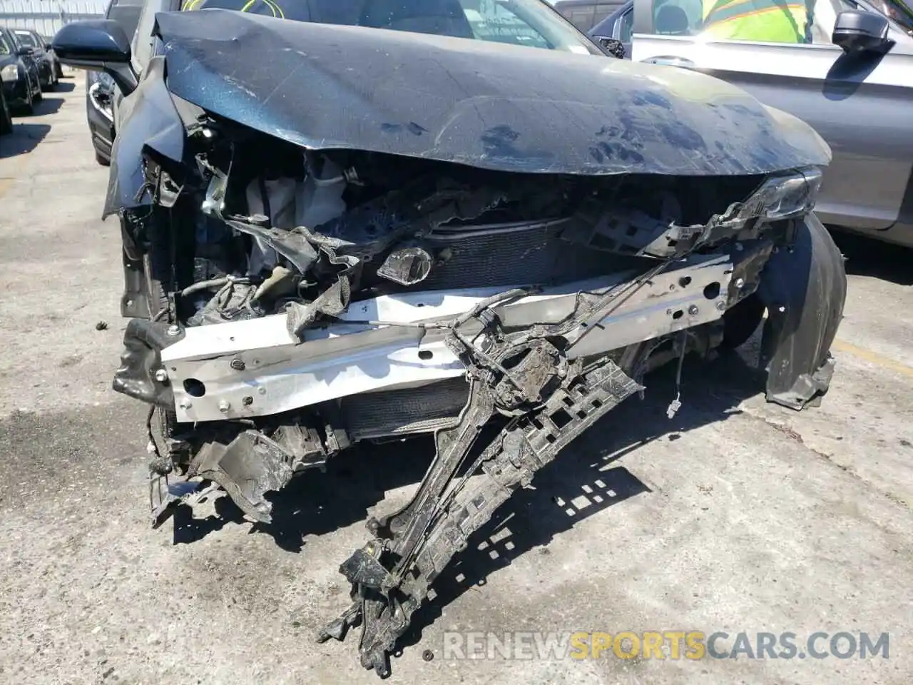 9 Photograph of a damaged car 4T1B21HK6KU520421 TOYOTA CAMRY 2019