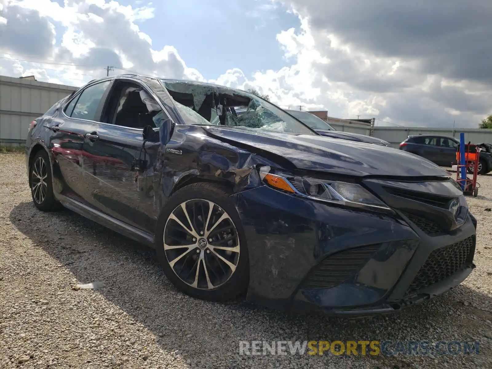 1 Photograph of a damaged car 4T1B21HK6KU520709 TOYOTA CAMRY 2019