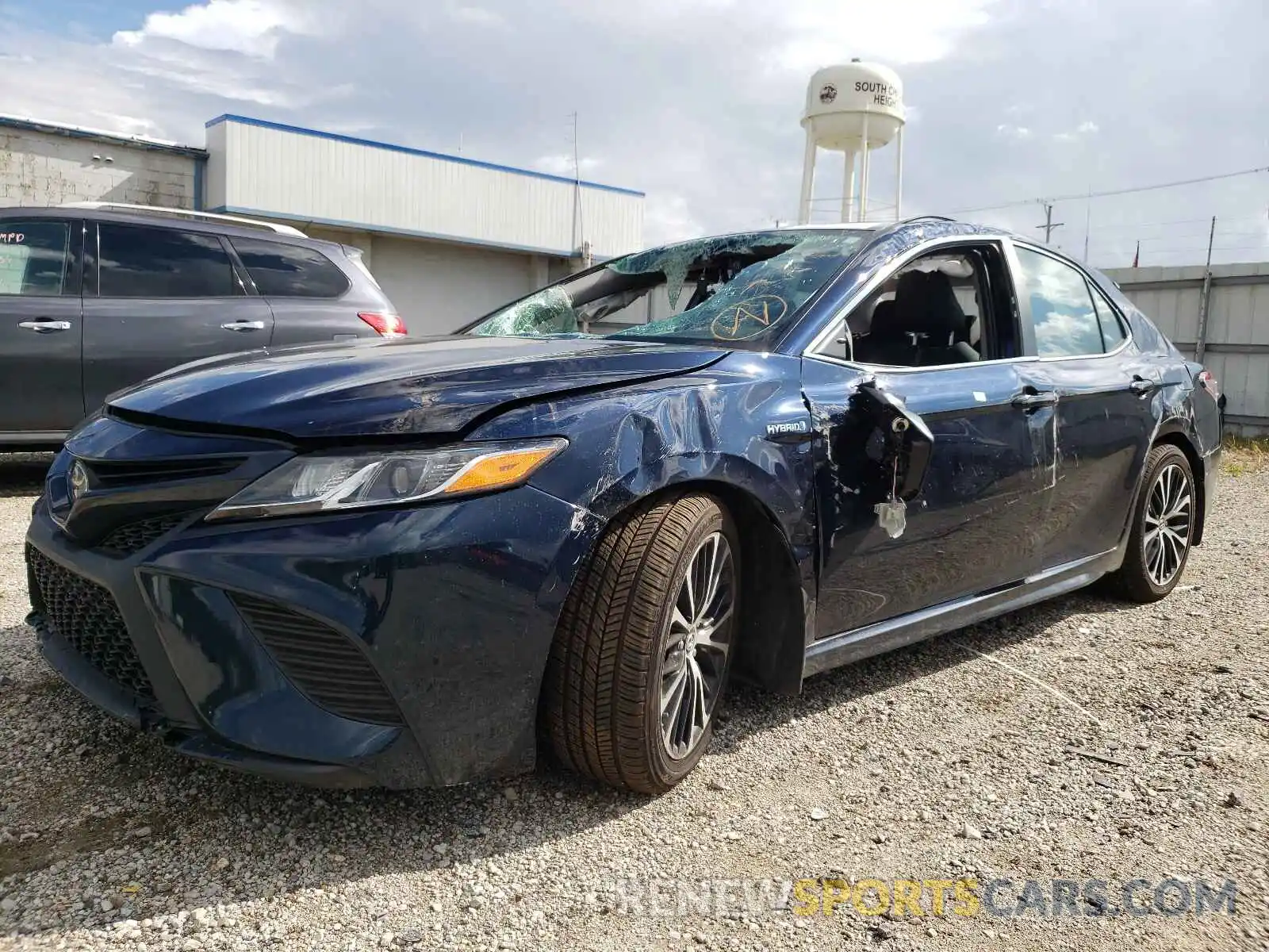 2 Photograph of a damaged car 4T1B21HK6KU520709 TOYOTA CAMRY 2019