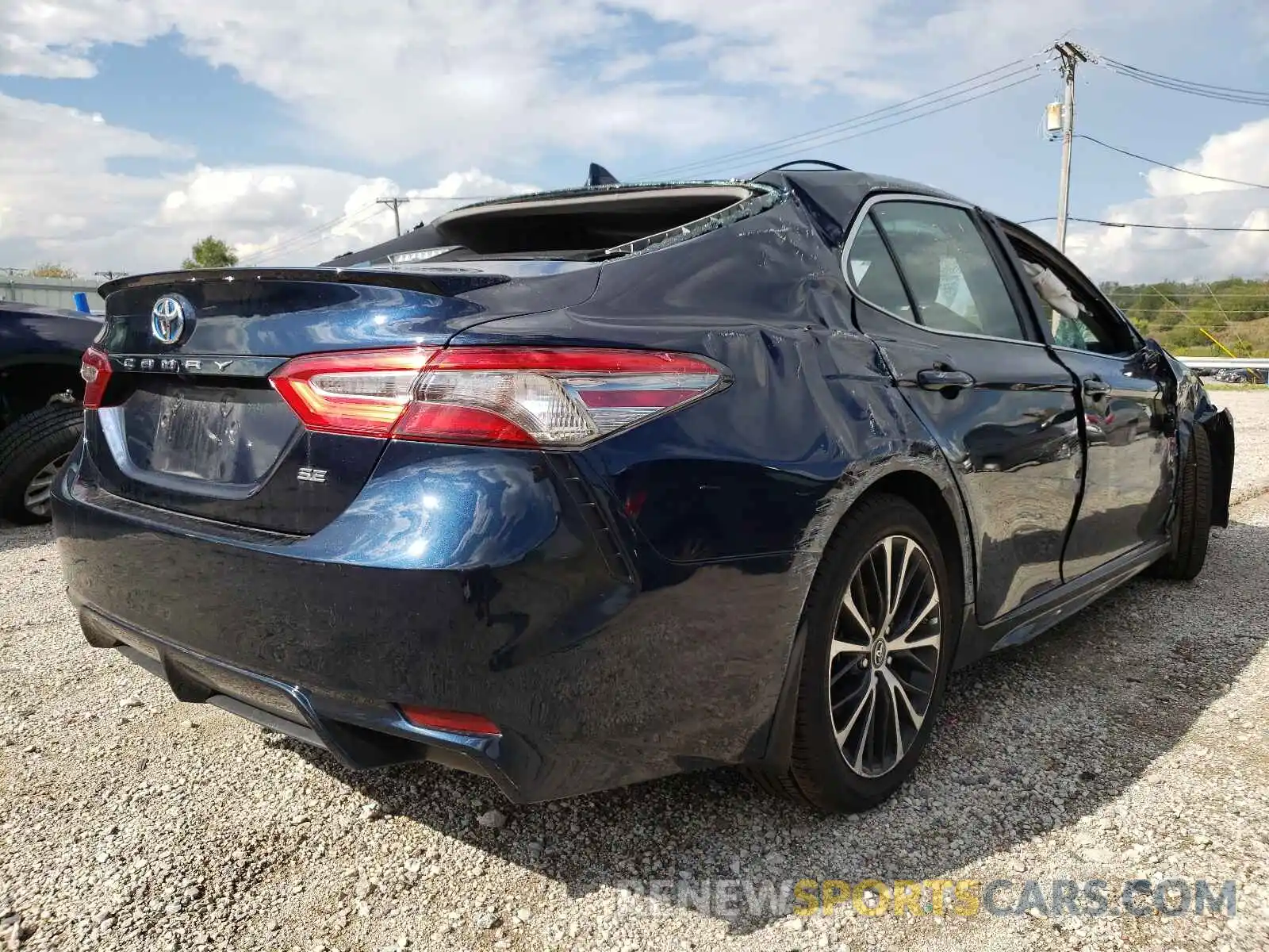 4 Photograph of a damaged car 4T1B21HK6KU520709 TOYOTA CAMRY 2019