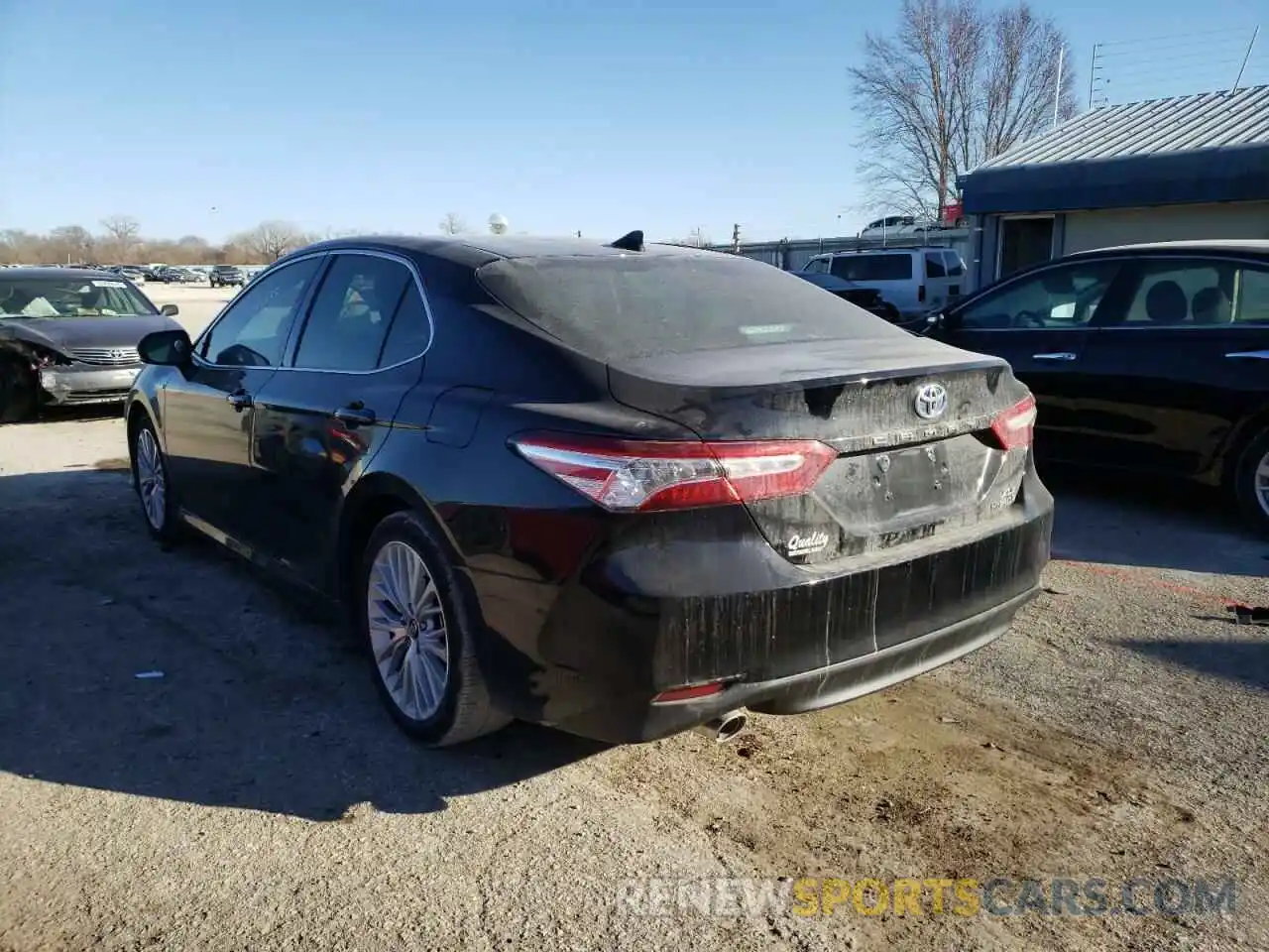 3 Photograph of a damaged car 4T1B21HK6KU521035 TOYOTA CAMRY 2019