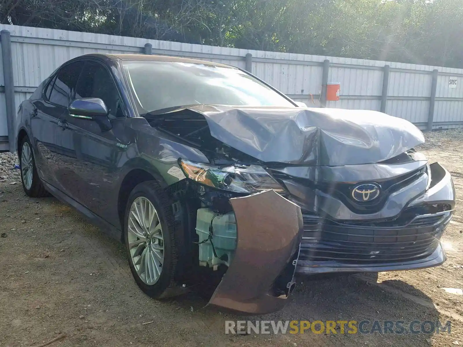 1 Photograph of a damaged car 4T1B21HK6KU521438 TOYOTA CAMRY 2019