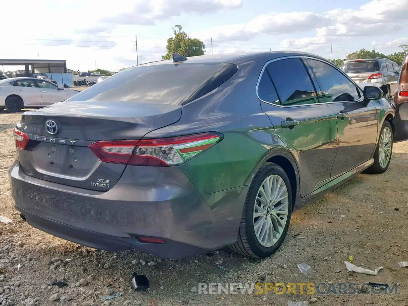 4 Photograph of a damaged car 4T1B21HK6KU521438 TOYOTA CAMRY 2019