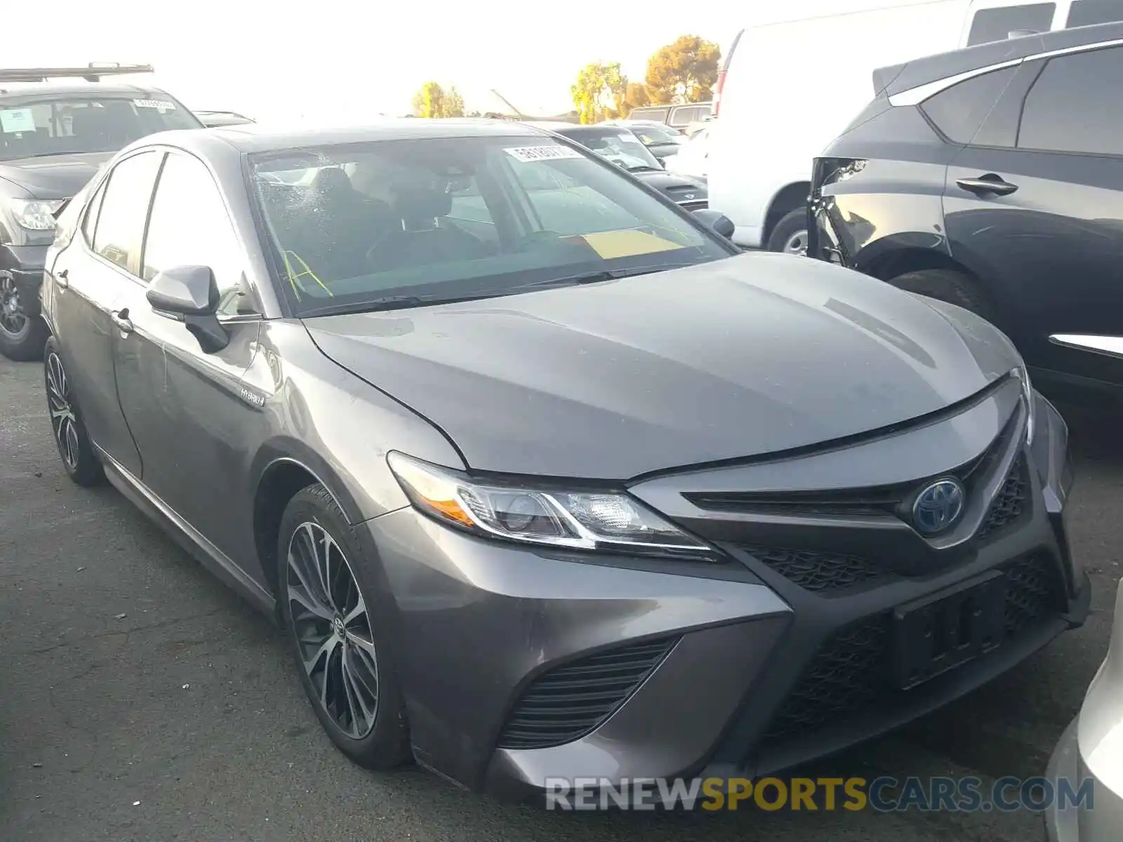 1 Photograph of a damaged car 4T1B21HK6KU521875 TOYOTA CAMRY 2019