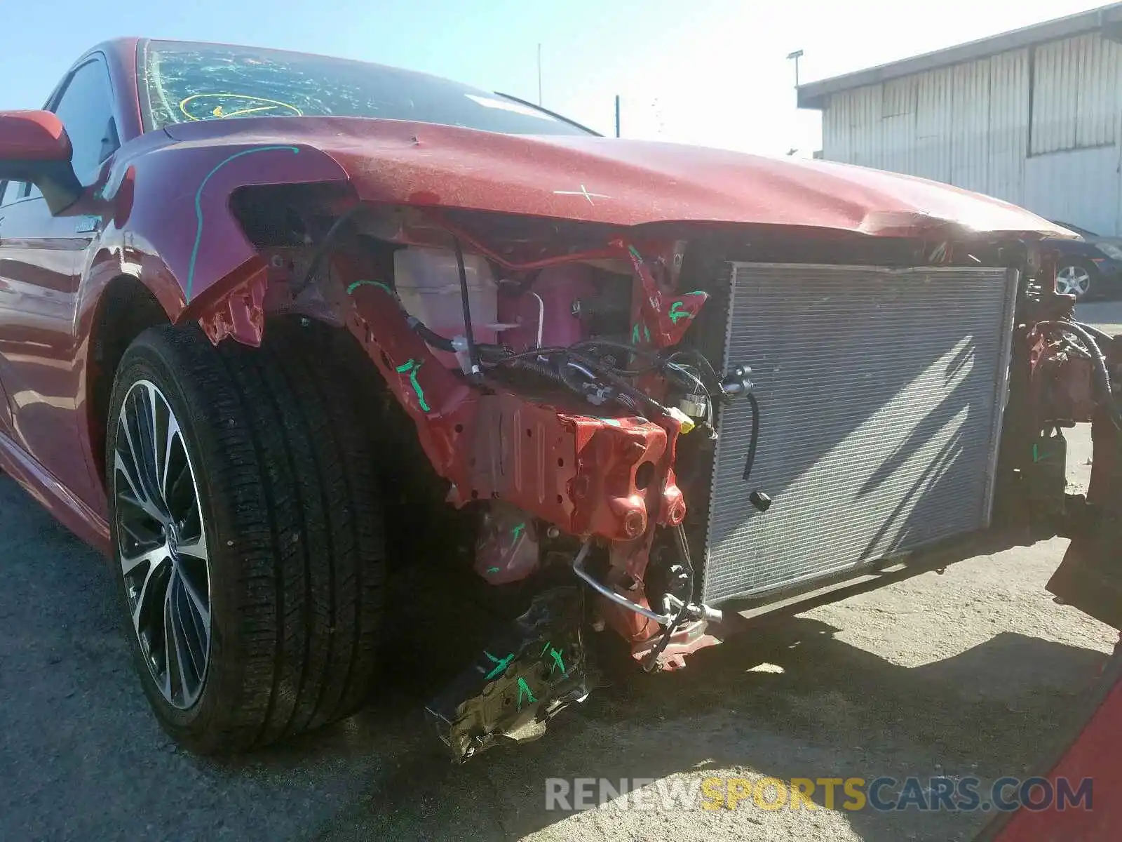 9 Photograph of a damaged car 4T1B21HK7KU010126 TOYOTA CAMRY 2019