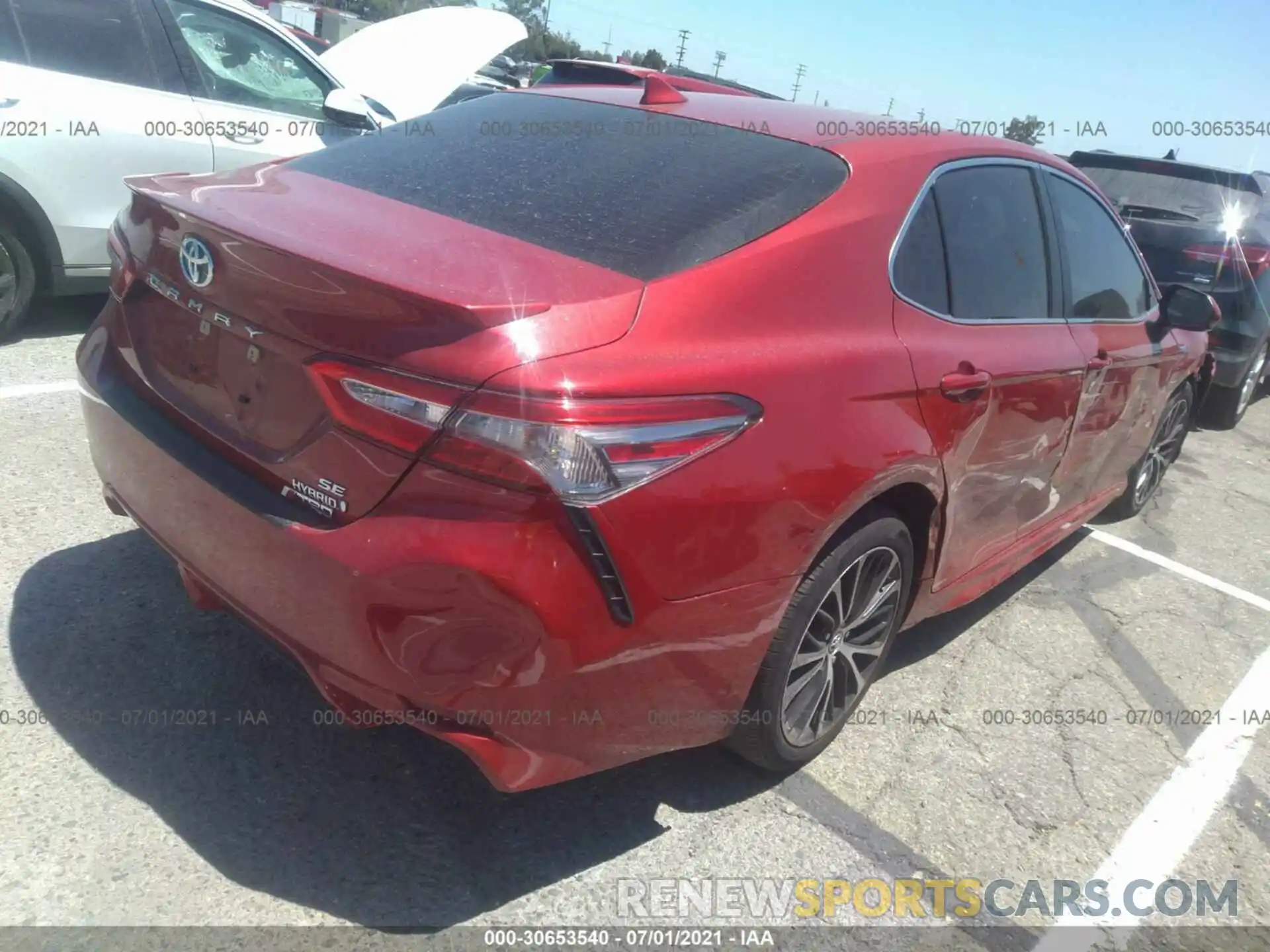 4 Photograph of a damaged car 4T1B21HK7KU013642 TOYOTA CAMRY 2019