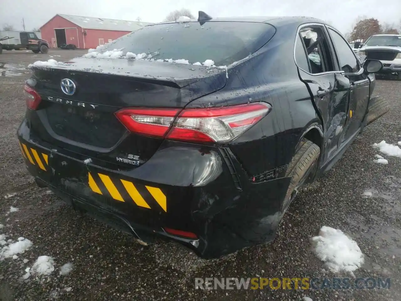 4 Photograph of a damaged car 4T1B21HK7KU511002 TOYOTA CAMRY 2019