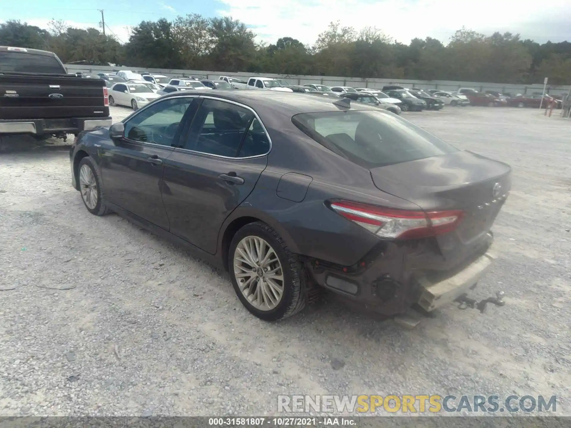 3 Photograph of a damaged car 4T1B21HK7KU513459 TOYOTA CAMRY 2019