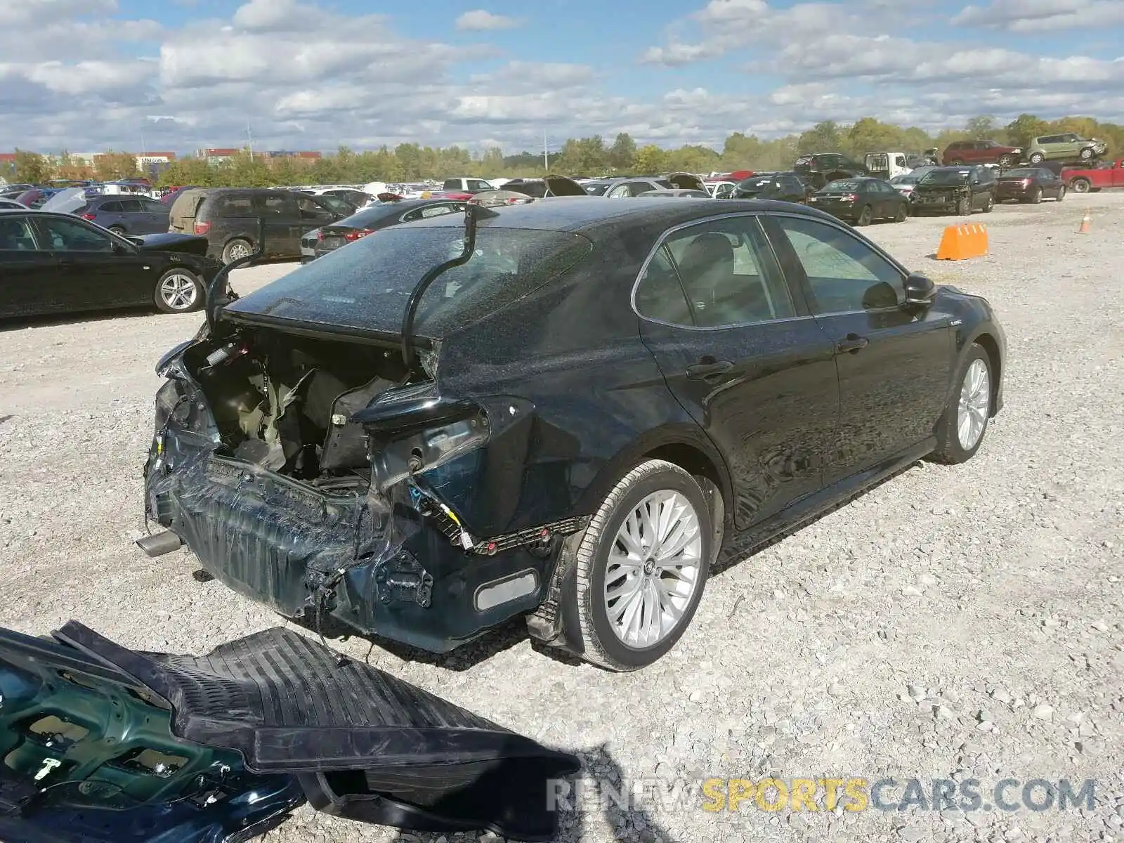 4 Photograph of a damaged car 4T1B21HK7KU514482 TOYOTA CAMRY 2019