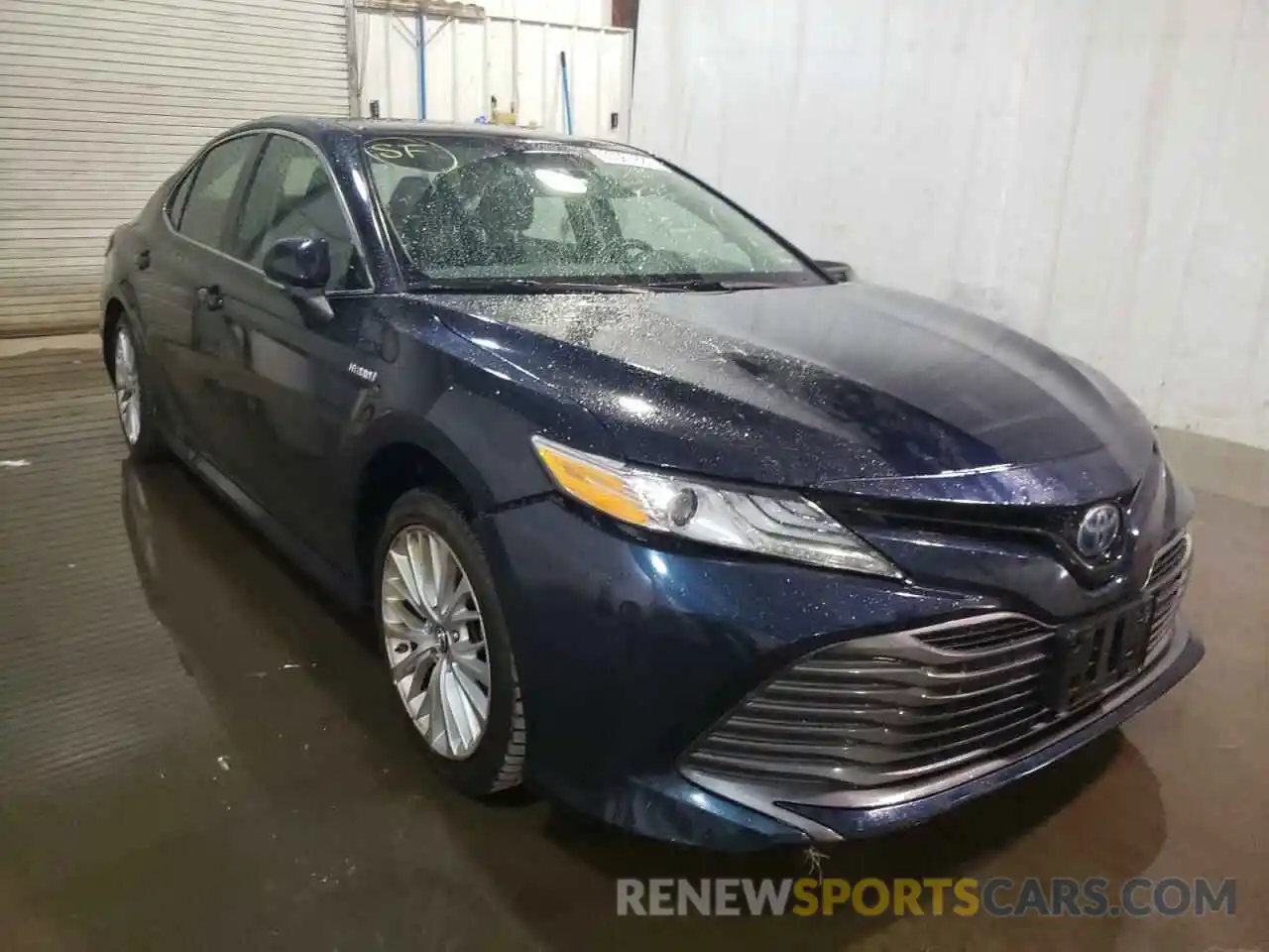 1 Photograph of a damaged car 4T1B21HK7KU514806 TOYOTA CAMRY 2019