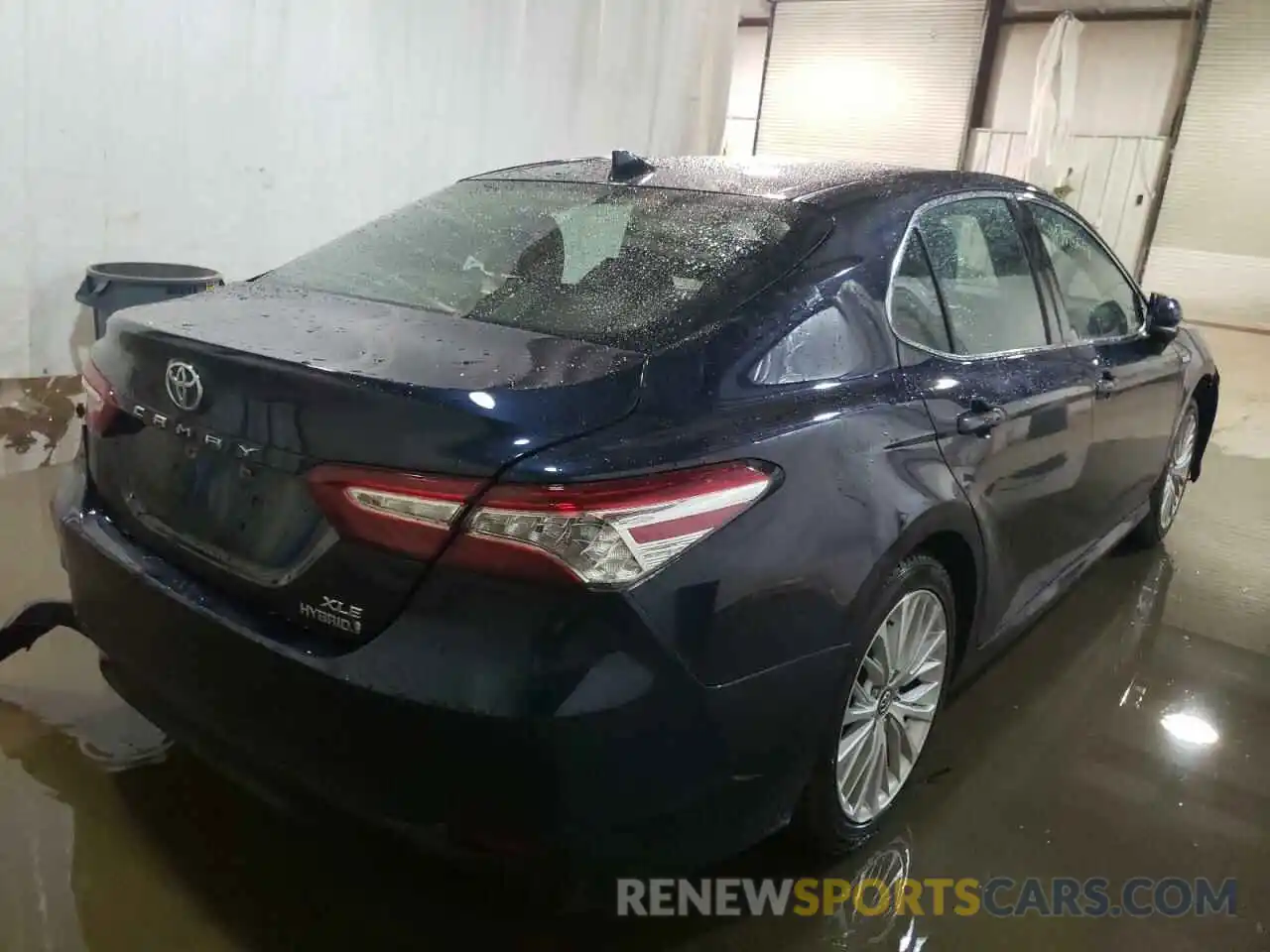 4 Photograph of a damaged car 4T1B21HK7KU514806 TOYOTA CAMRY 2019