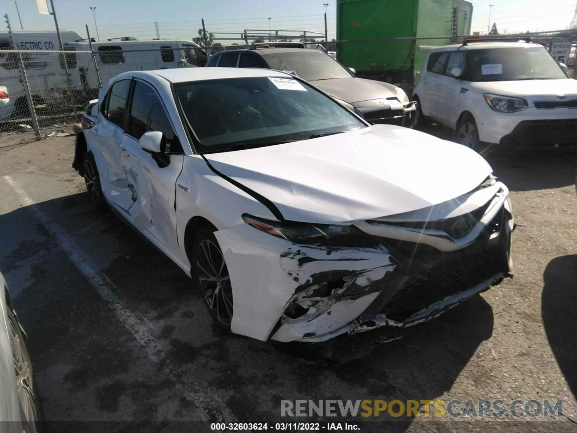 1 Photograph of a damaged car 4T1B21HK7KU514899 TOYOTA CAMRY 2019