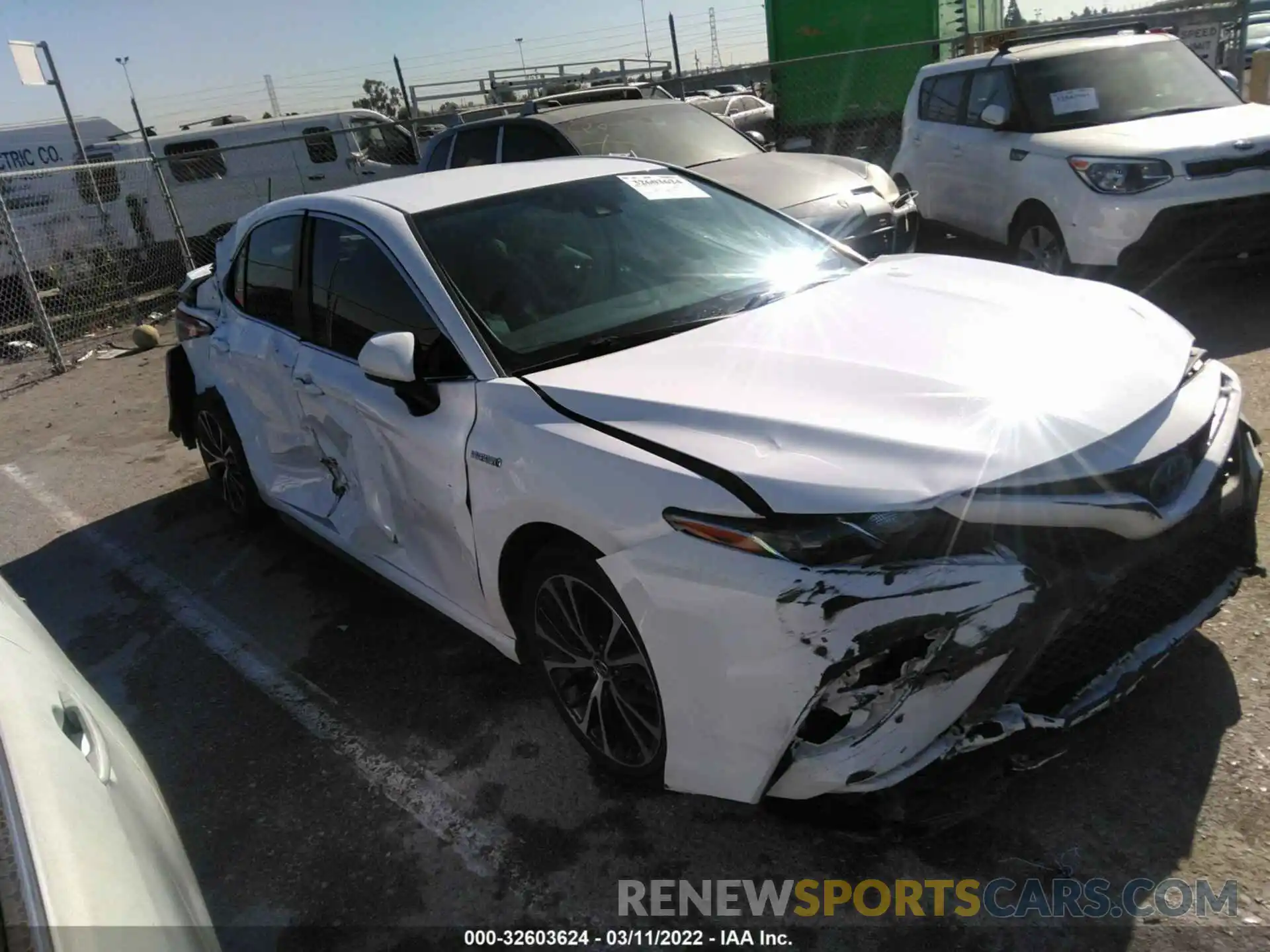 6 Photograph of a damaged car 4T1B21HK7KU514899 TOYOTA CAMRY 2019