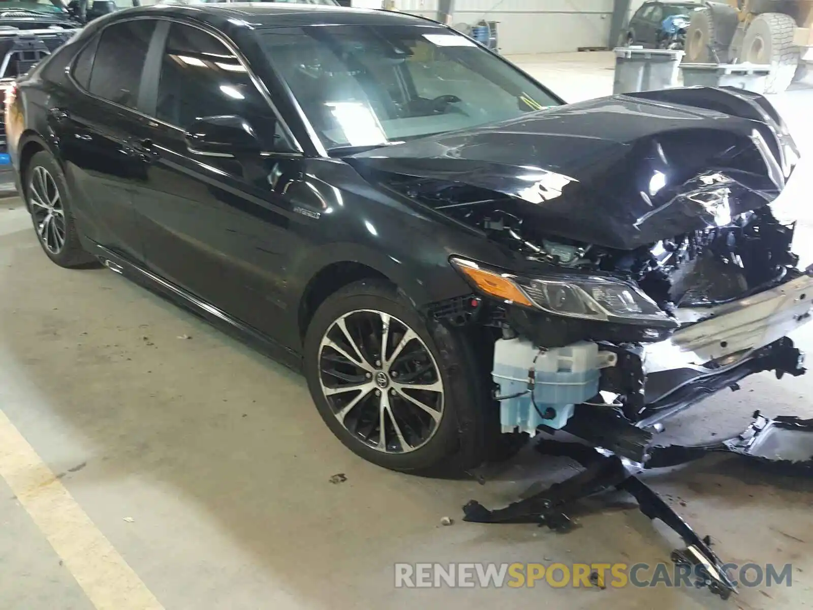 1 Photograph of a damaged car 4T1B21HK7KU515132 TOYOTA CAMRY 2019