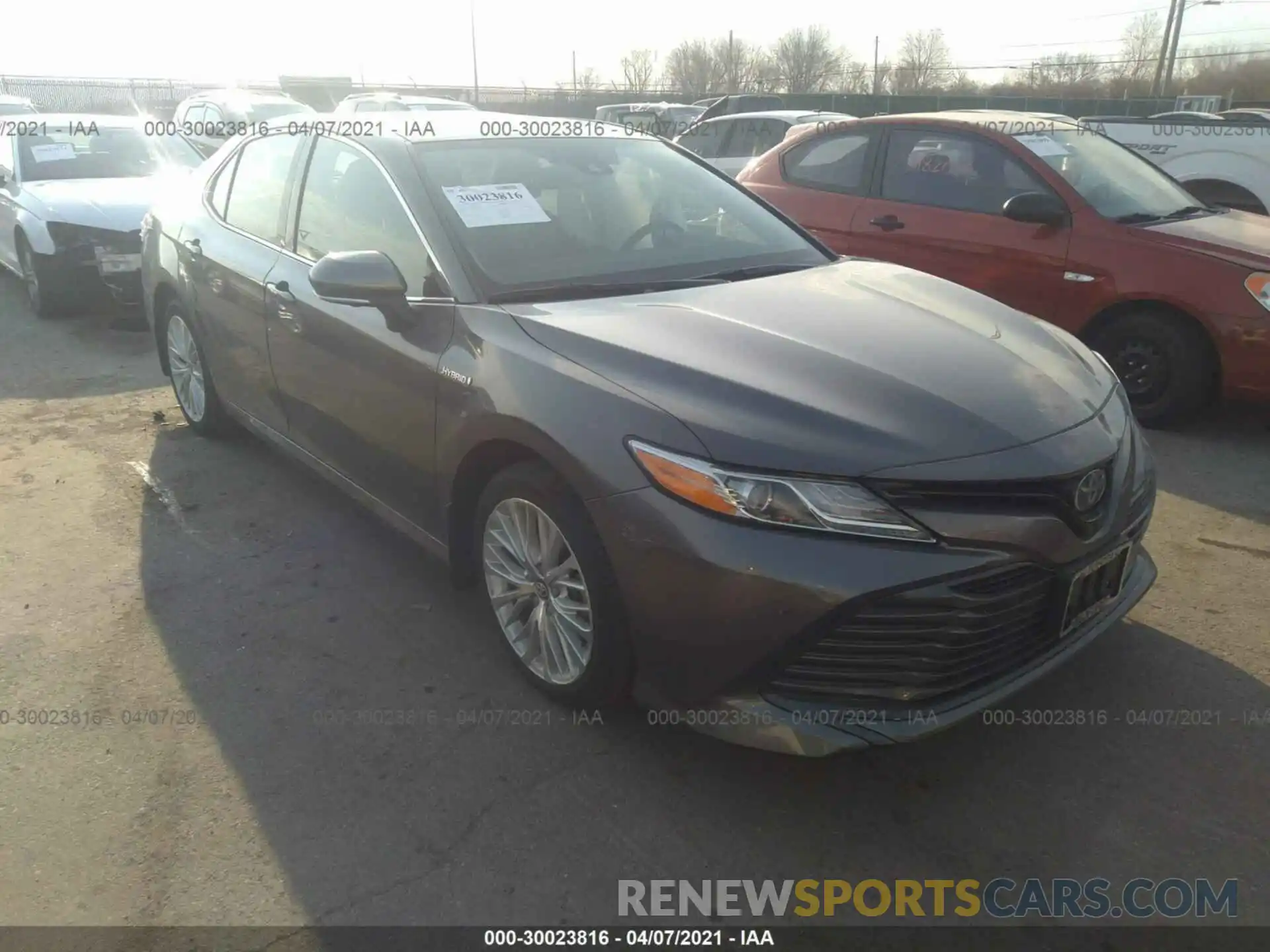 1 Photograph of a damaged car 4T1B21HK7KU515437 TOYOTA CAMRY 2019