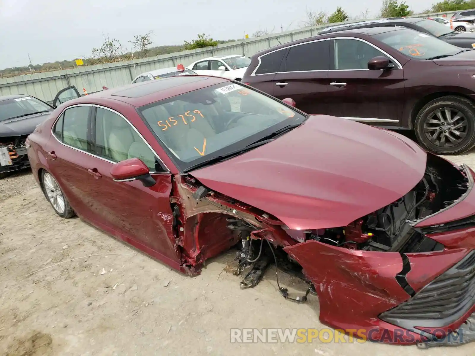 1 Photograph of a damaged car 4T1B21HK7KU515759 TOYOTA CAMRY 2019