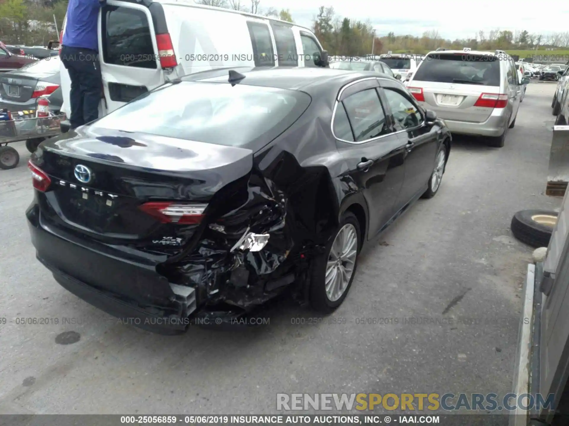 4 Photograph of a damaged car 4T1B21HK7KU515793 TOYOTA CAMRY 2019