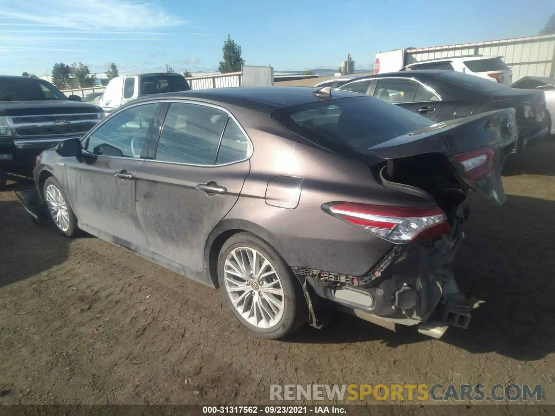 3 Photograph of a damaged car 4T1B21HK7KU516412 TOYOTA CAMRY 2019