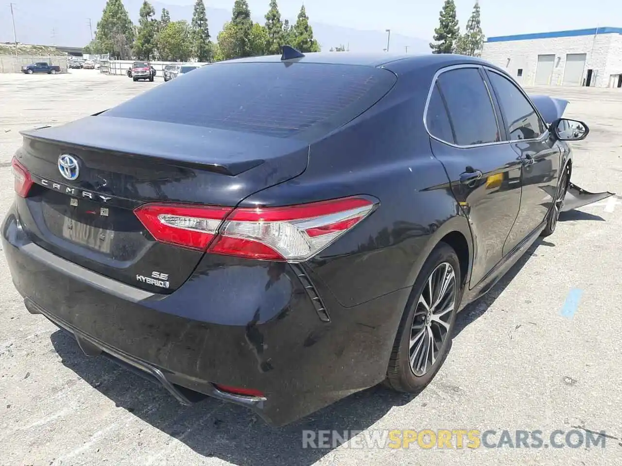 4 Photograph of a damaged car 4T1B21HK7KU519651 TOYOTA CAMRY 2019