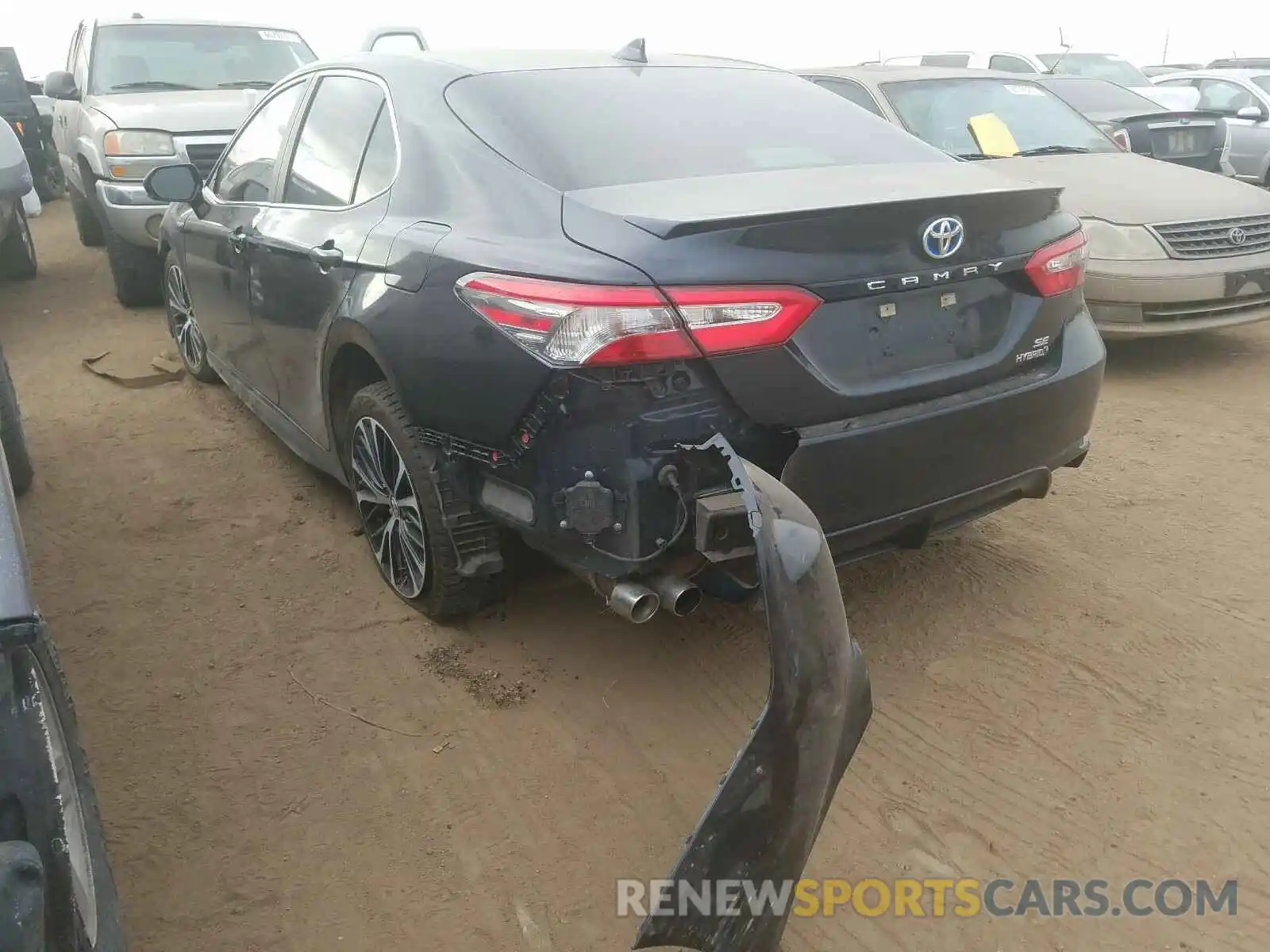 3 Photograph of a damaged car 4T1B21HK7KU521769 TOYOTA CAMRY 2019