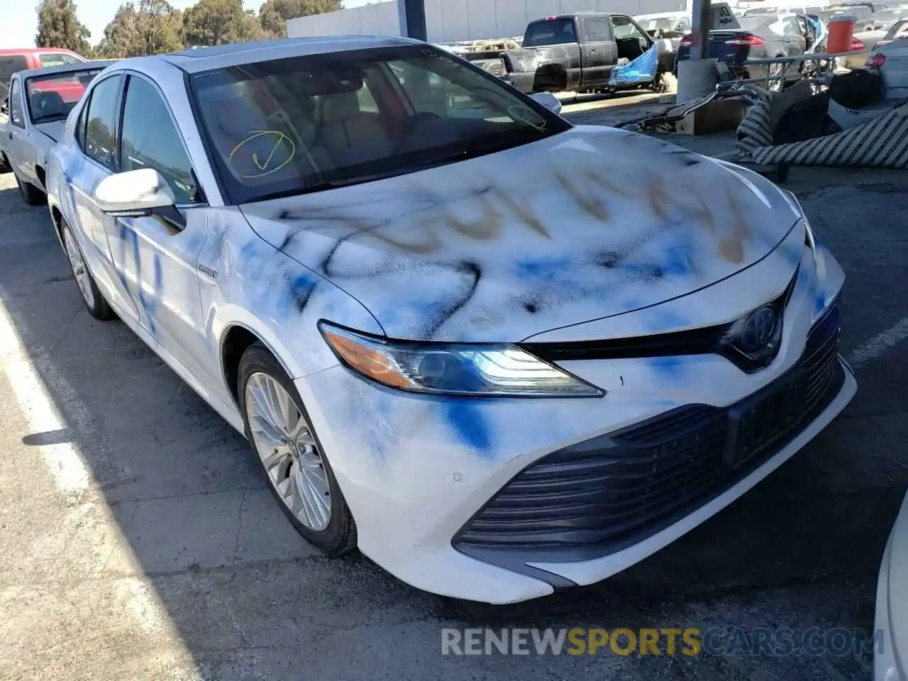 1 Photograph of a damaged car 4T1B21HK8KU010295 TOYOTA CAMRY 2019