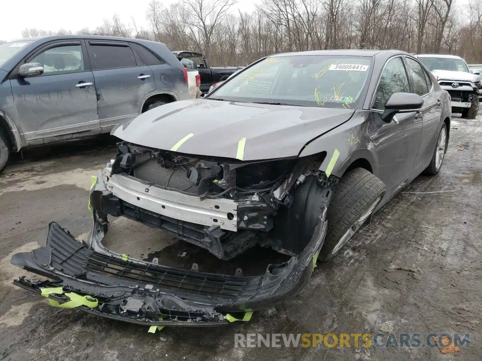 2 Photograph of a damaged car 4T1B21HK8KU010460 TOYOTA CAMRY 2019