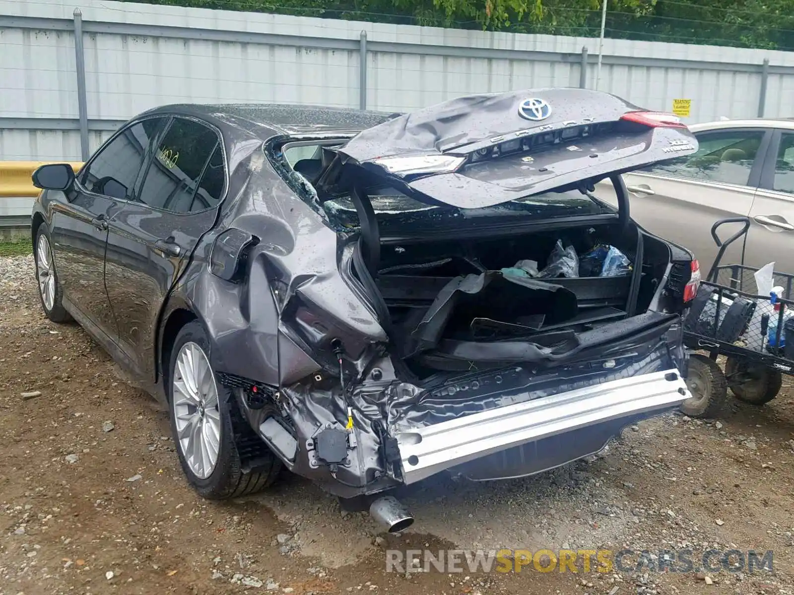 3 Photograph of a damaged car 4T1B21HK8KU010538 TOYOTA CAMRY 2019