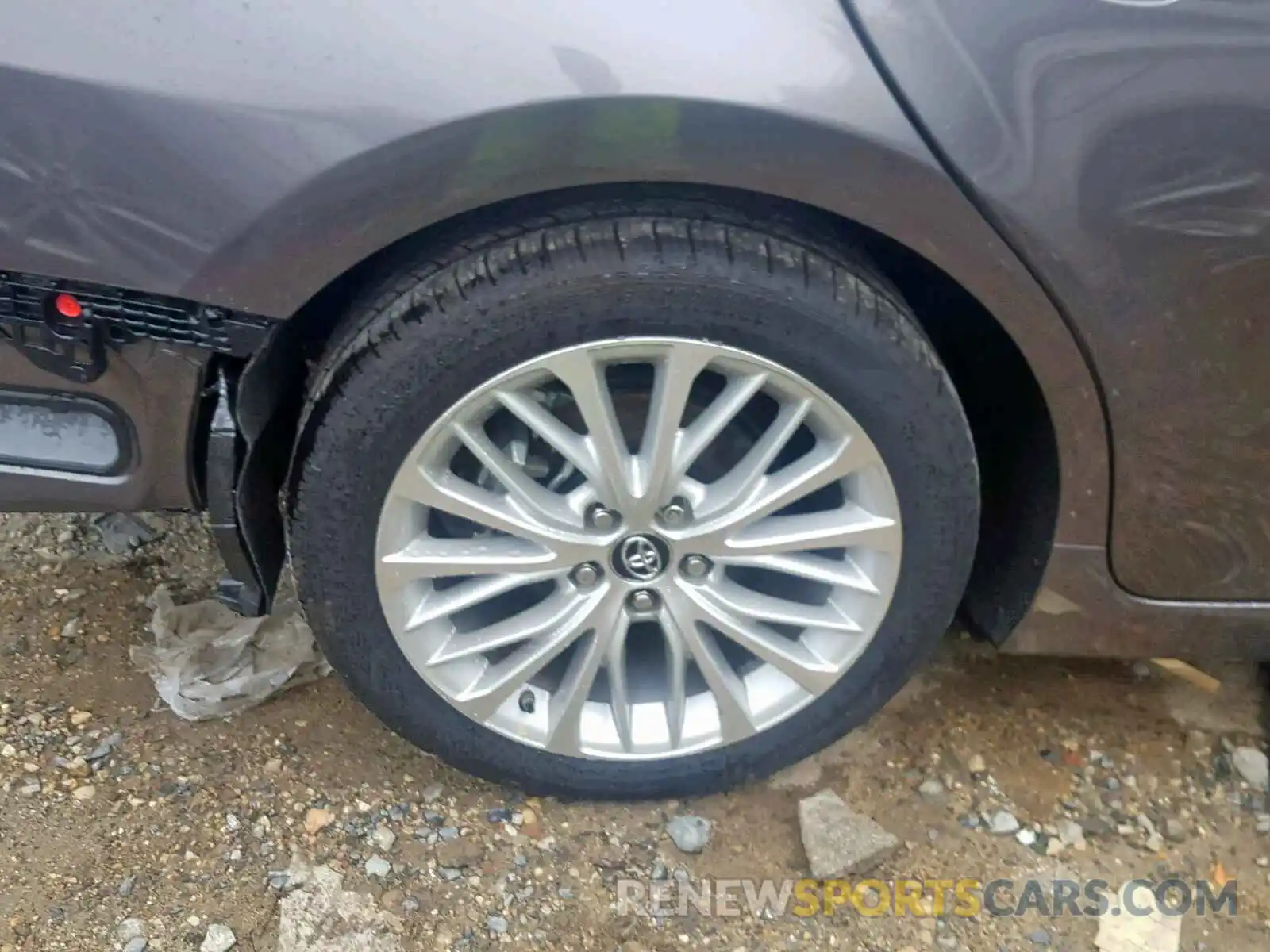 9 Photograph of a damaged car 4T1B21HK8KU010538 TOYOTA CAMRY 2019