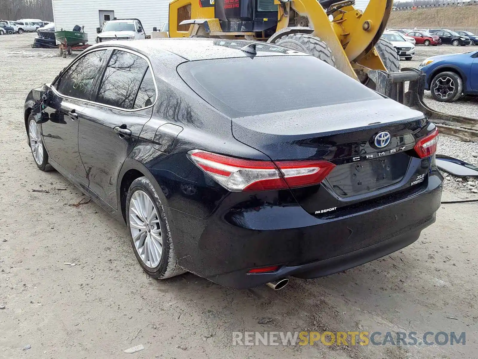 3 Фотография поврежденного автомобиля 4T1B21HK8KU010653 TOYOTA CAMRY 2019