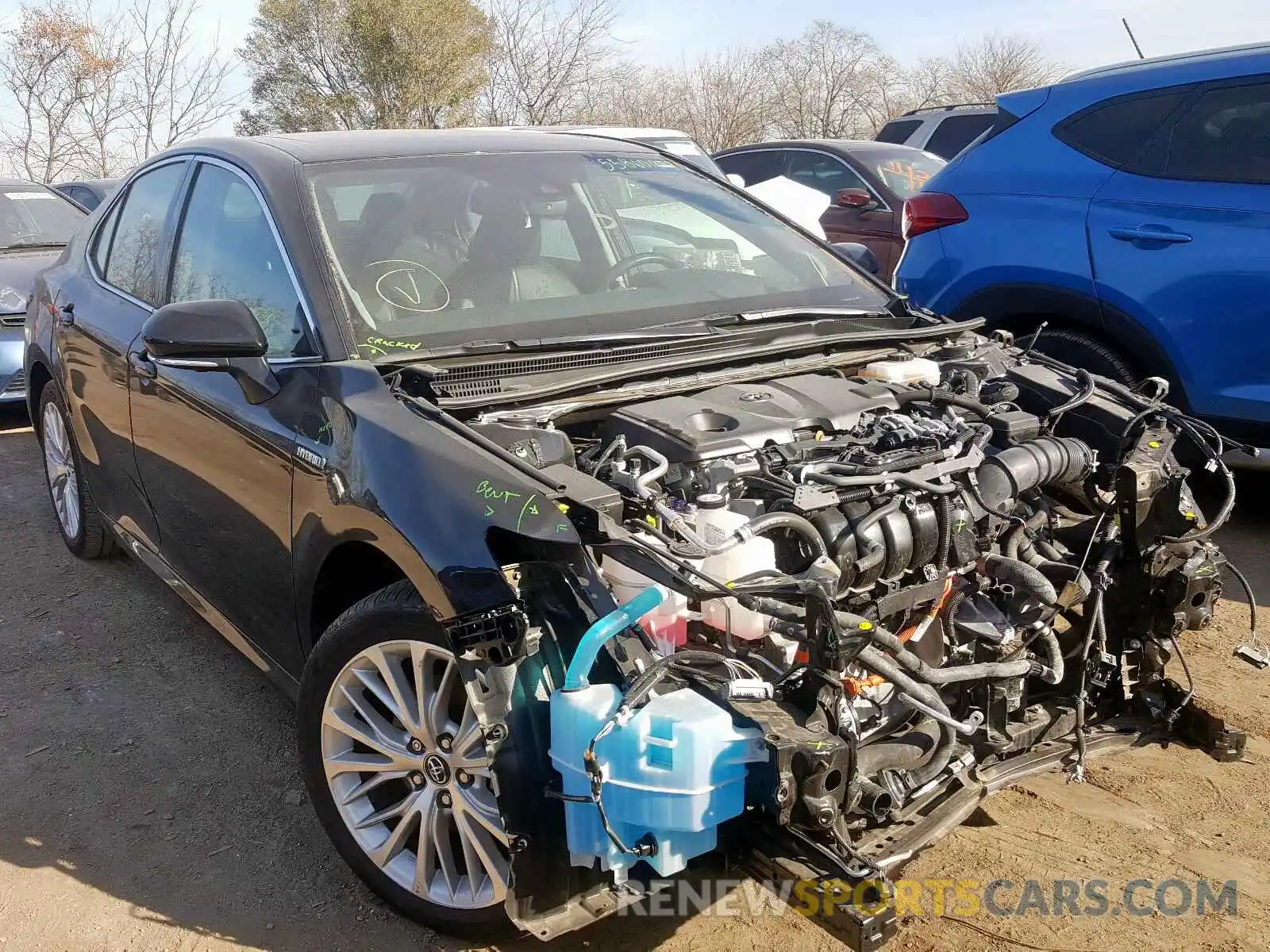 1 Photograph of a damaged car 4T1B21HK8KU011687 TOYOTA CAMRY 2019