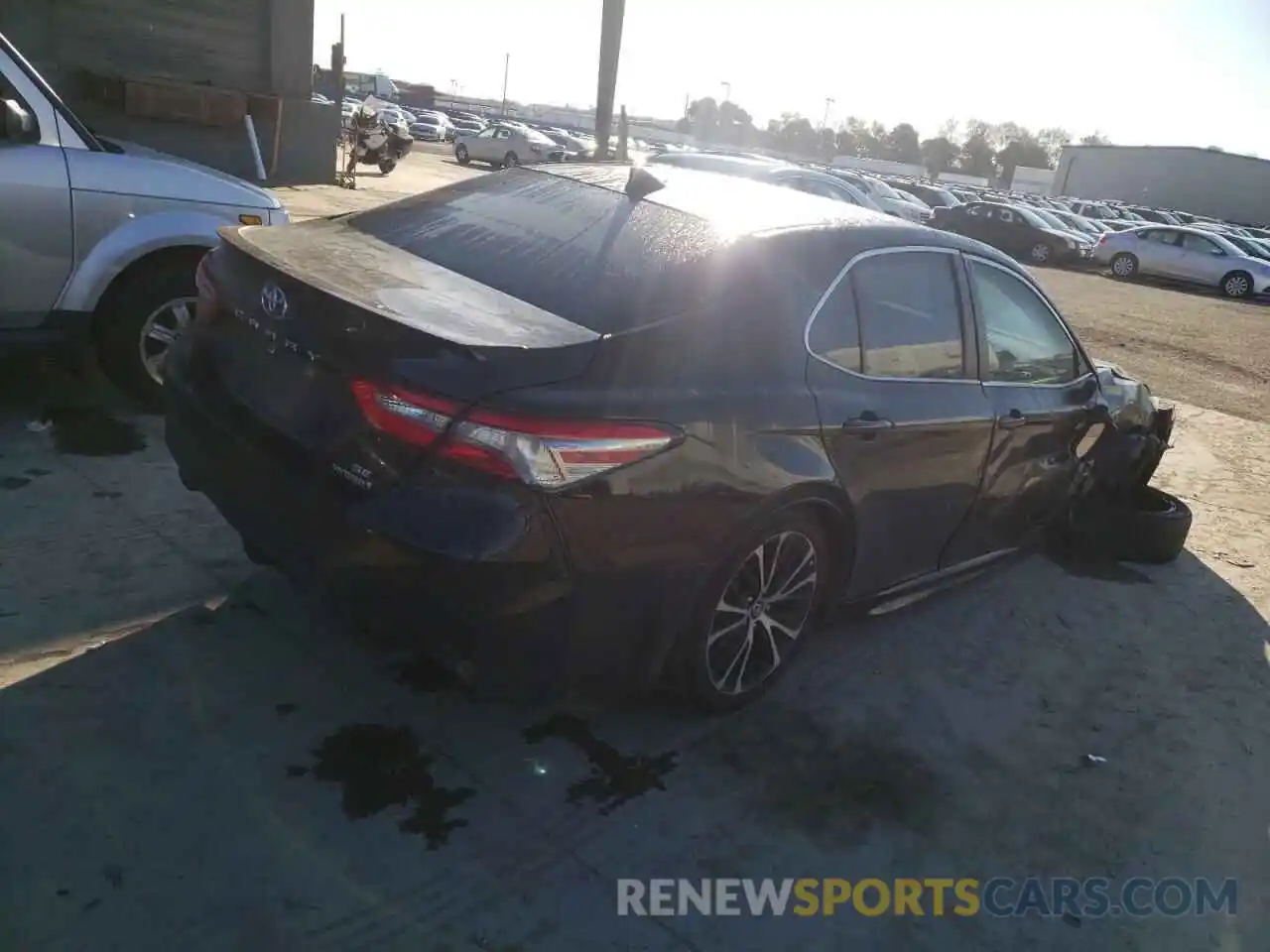 4 Photograph of a damaged car 4T1B21HK8KU011723 TOYOTA CAMRY 2019