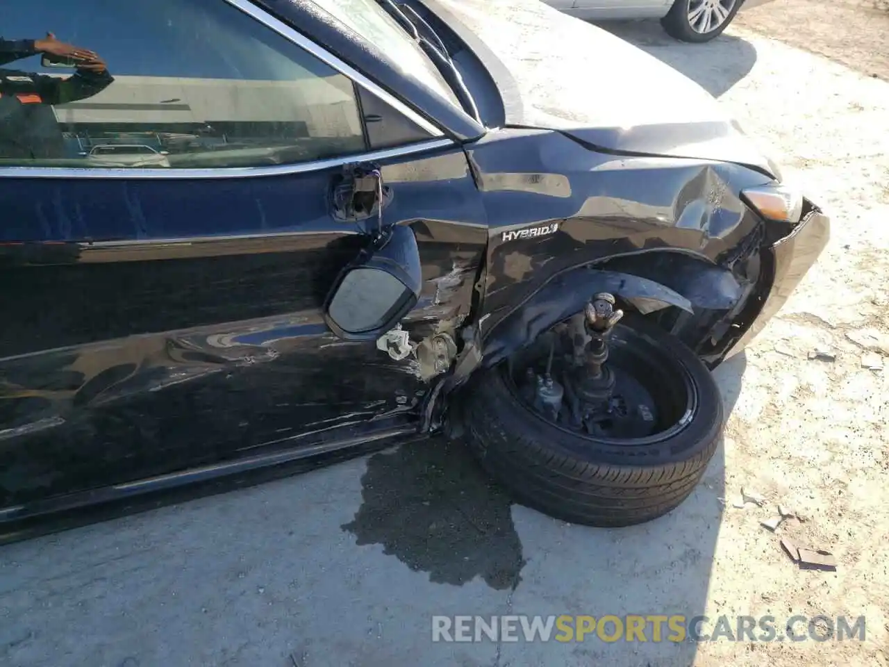 9 Photograph of a damaged car 4T1B21HK8KU011723 TOYOTA CAMRY 2019