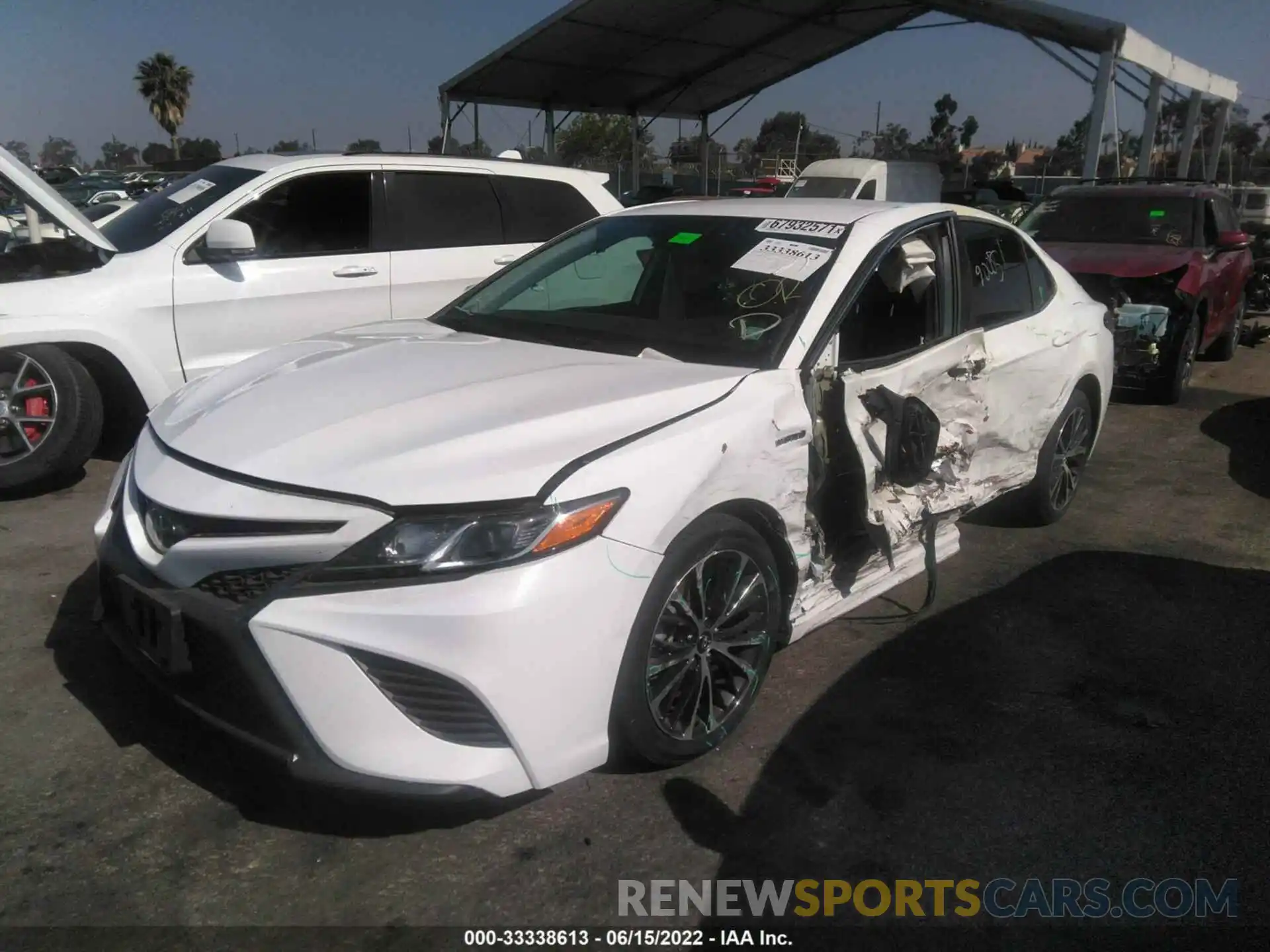 2 Photograph of a damaged car 4T1B21HK8KU012130 TOYOTA CAMRY 2019