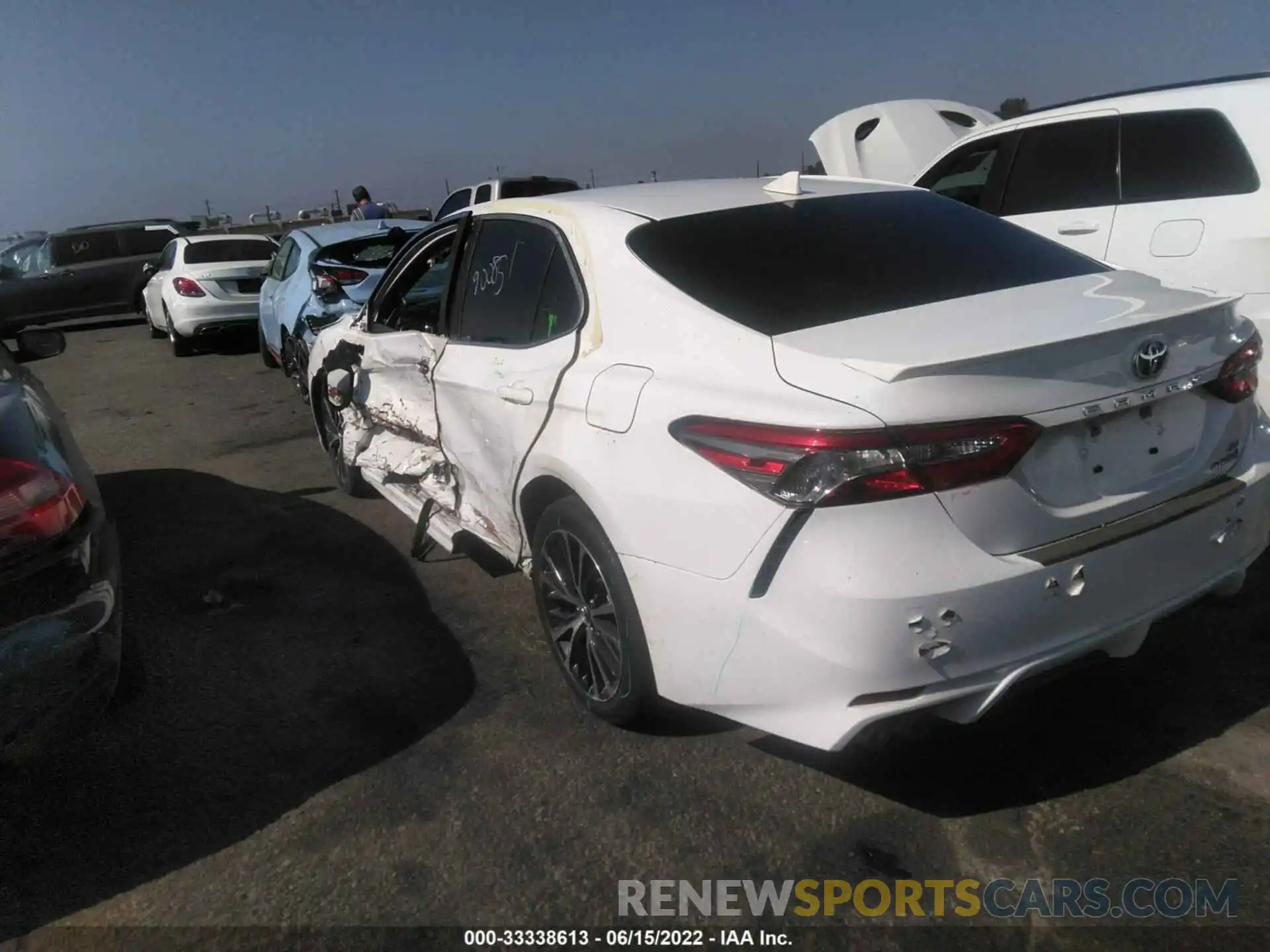 3 Photograph of a damaged car 4T1B21HK8KU012130 TOYOTA CAMRY 2019