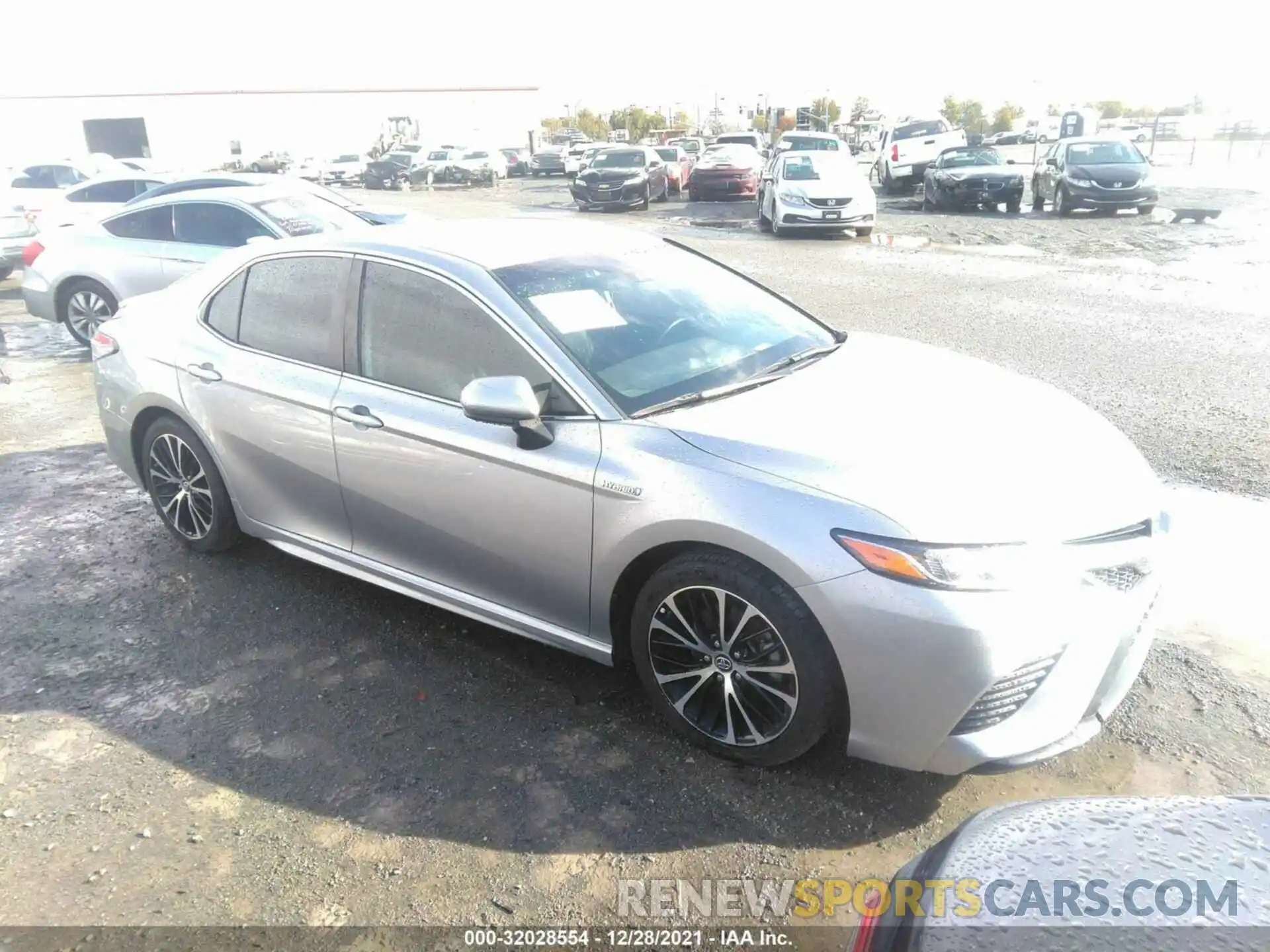 1 Photograph of a damaged car 4T1B21HK8KU012340 TOYOTA CAMRY 2019