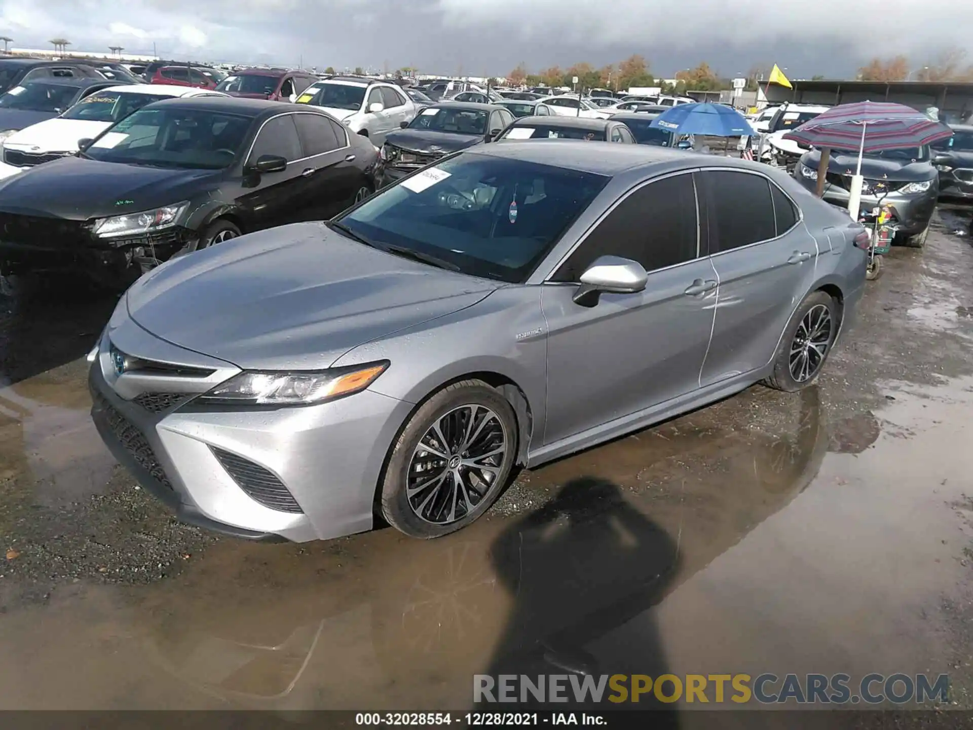 2 Photograph of a damaged car 4T1B21HK8KU012340 TOYOTA CAMRY 2019