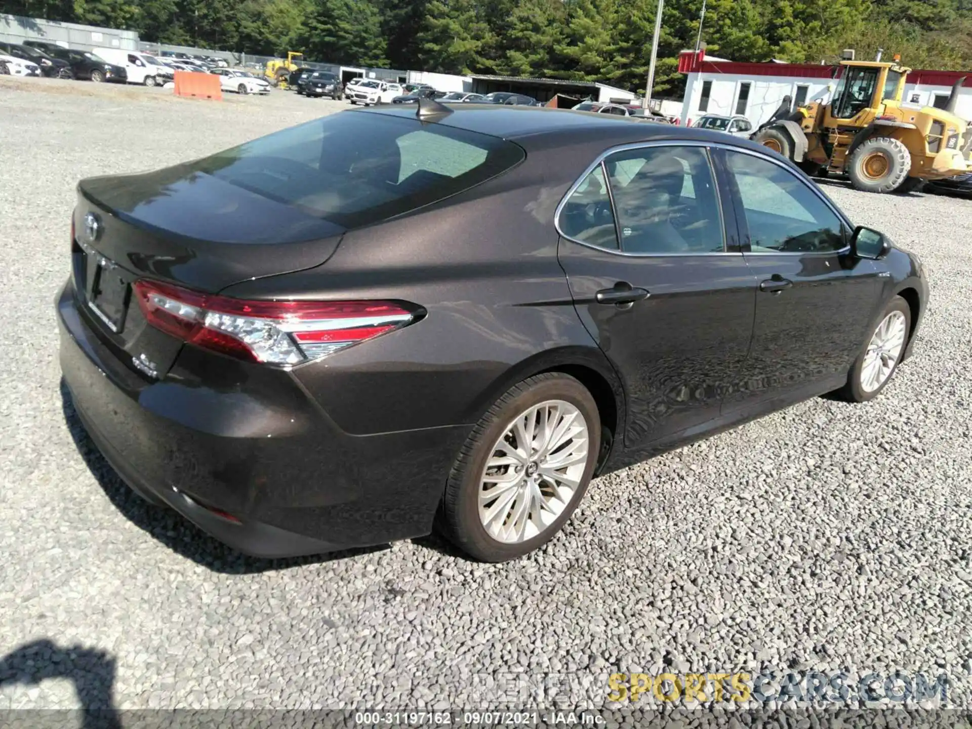 4 Photograph of a damaged car 4T1B21HK8KU013102 TOYOTA CAMRY 2019