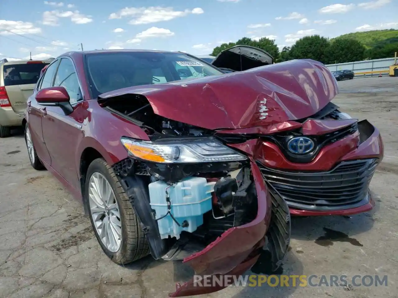 1 Photograph of a damaged car 4T1B21HK8KU014329 TOYOTA CAMRY 2019