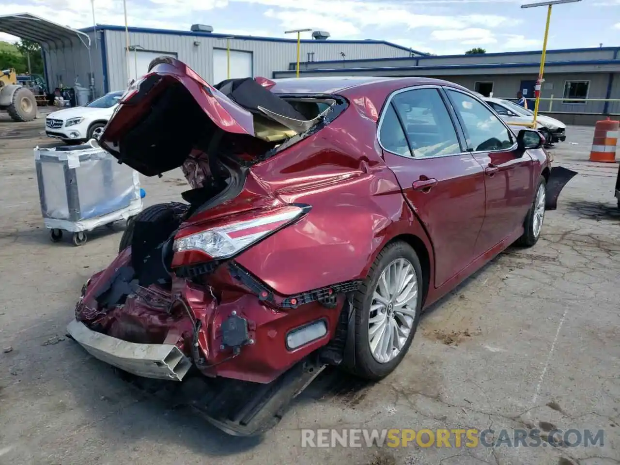 4 Photograph of a damaged car 4T1B21HK8KU014329 TOYOTA CAMRY 2019